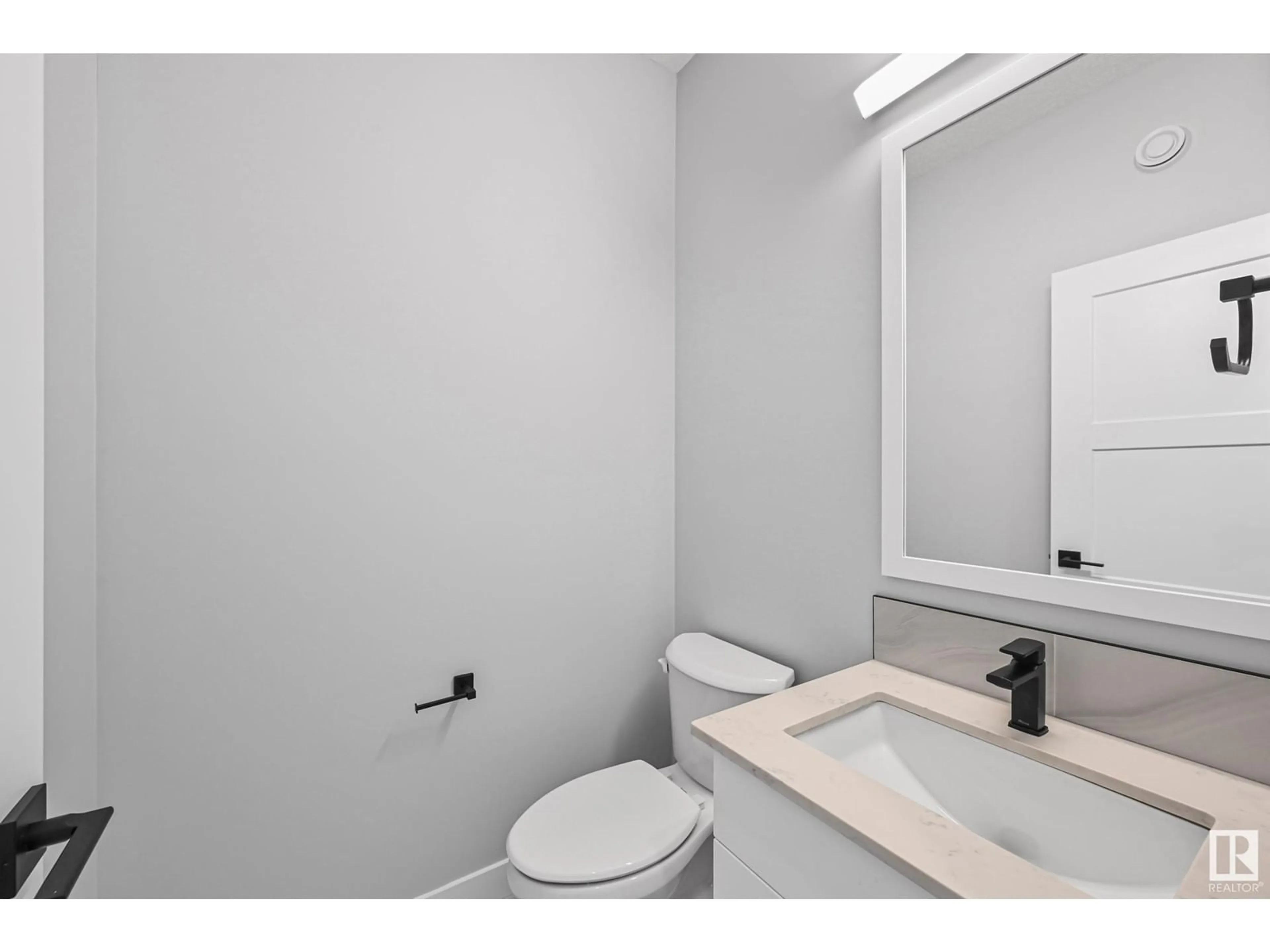 Standard bathroom, unknown for 76 MAPLE CR, Gibbons Alberta T0A1N0