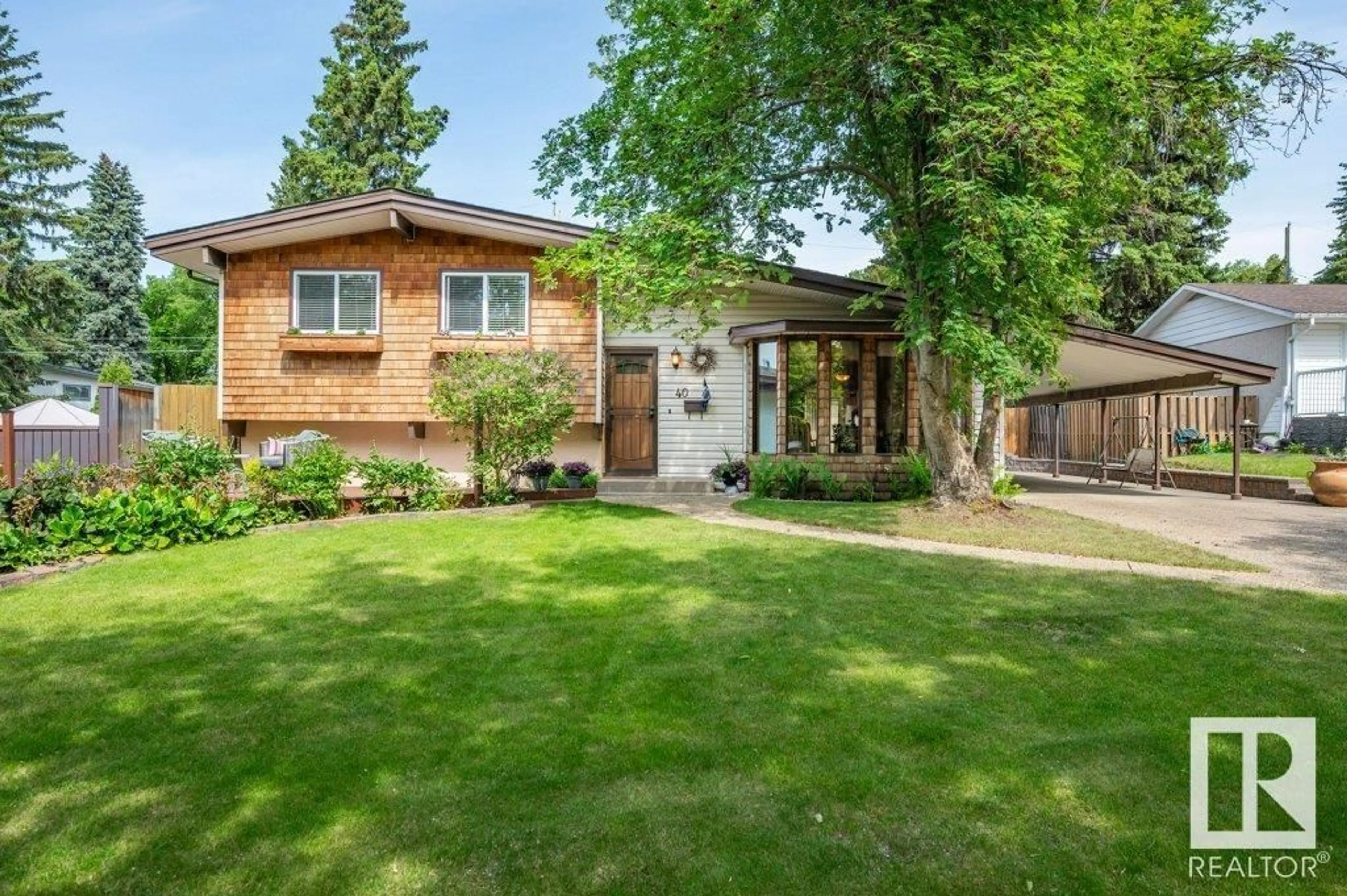 Home with brick exterior material, street for 40 GLENMORE CR, St. Albert Alberta T8N0S7