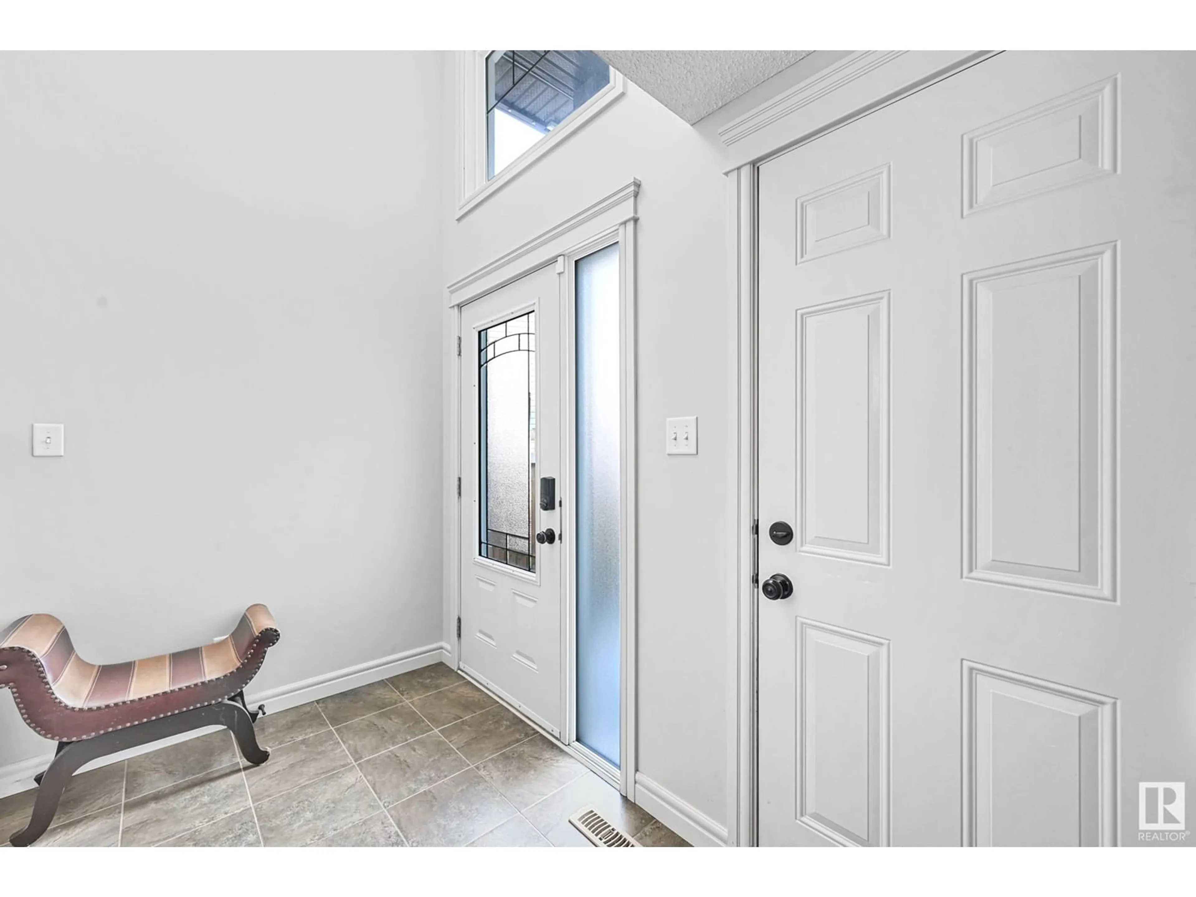 Indoor entryway for 353 STILL CREEK CR, Sherwood Park Alberta T8H0S7