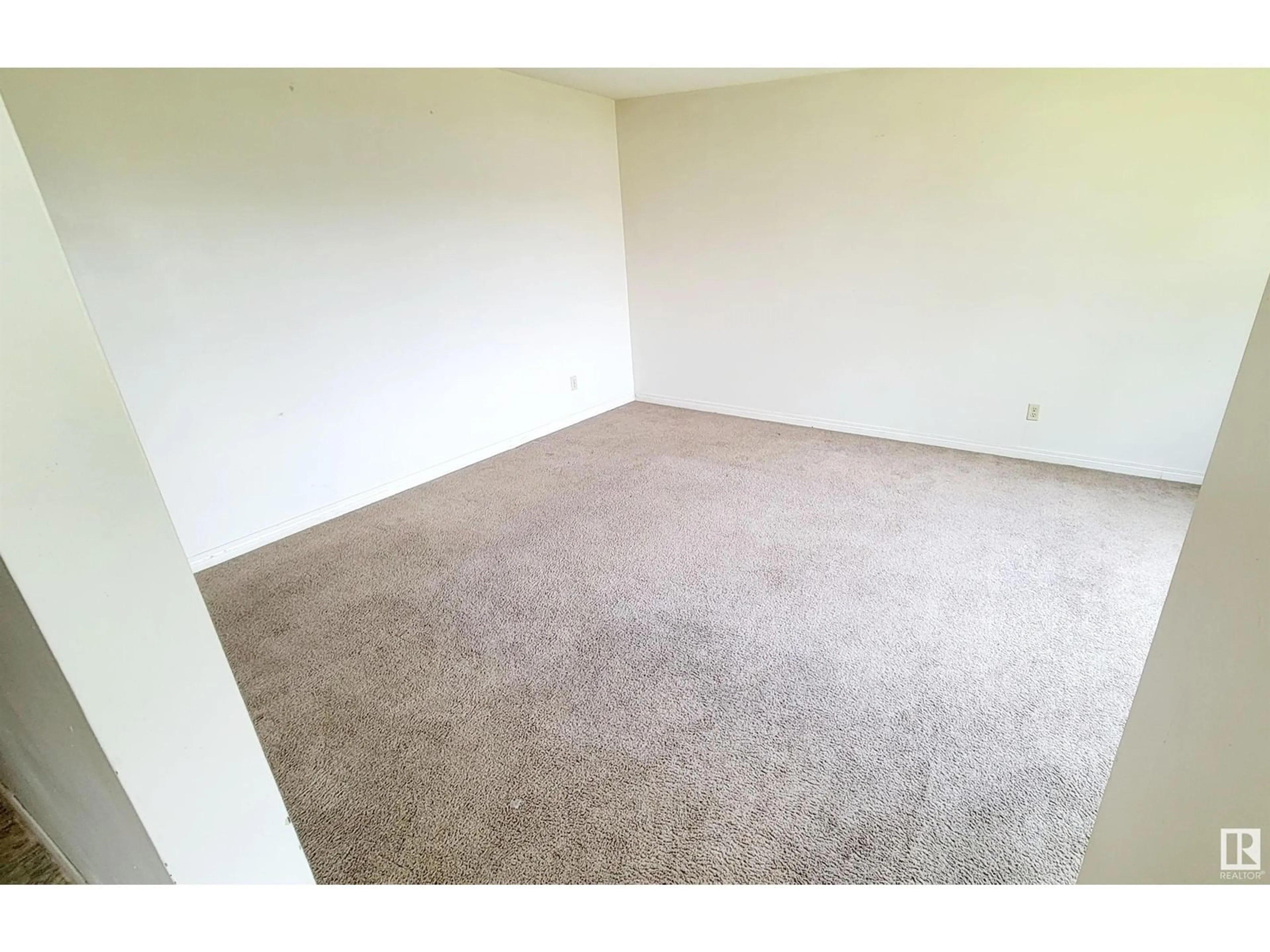 A pic of a room for 193 ROSELAND VILLAGE NW, Edmonton Alberta T5E5R6