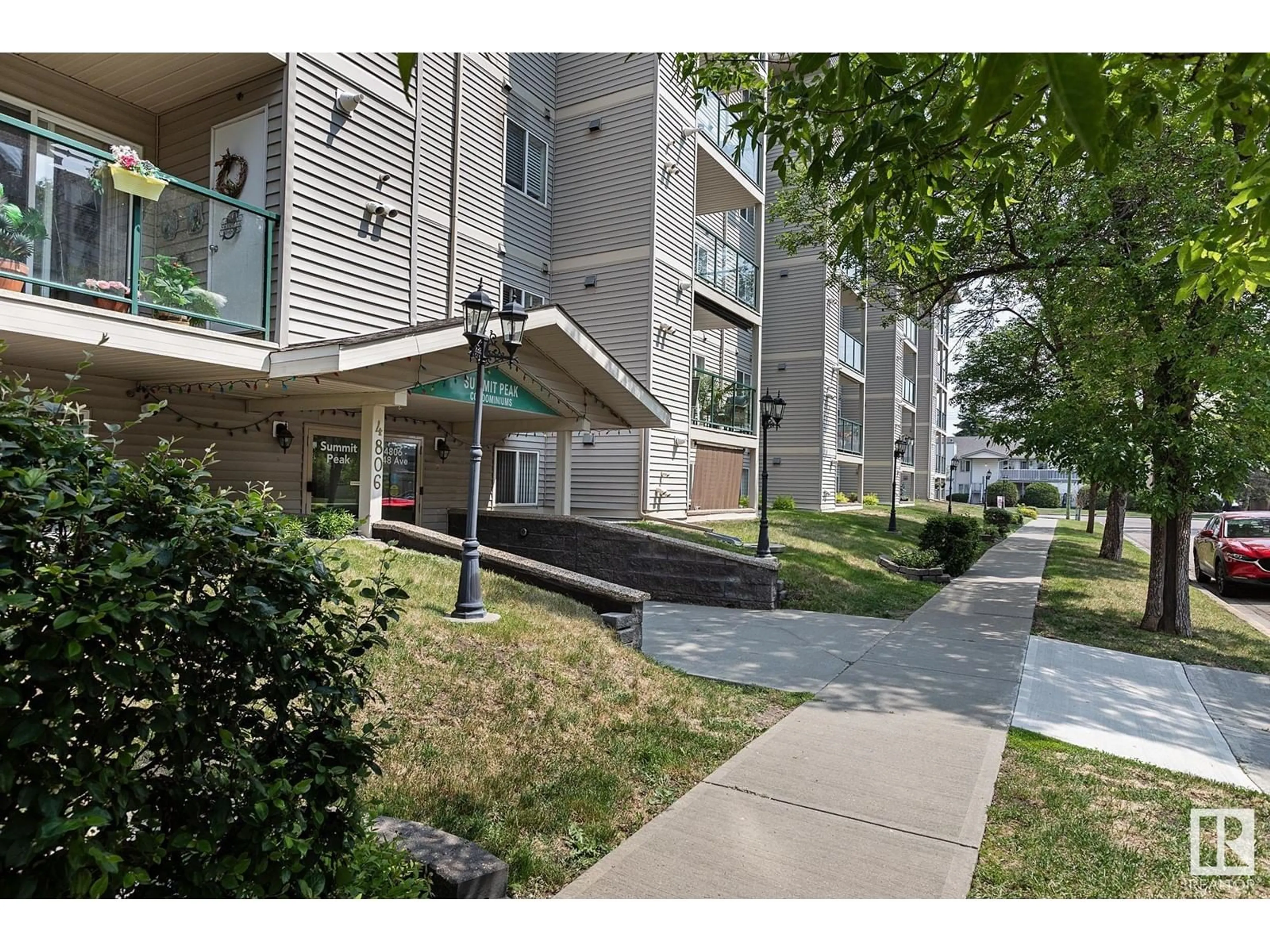 Patio, street for 208 - 4806 48 AV, Leduc Alberta T9E8S2