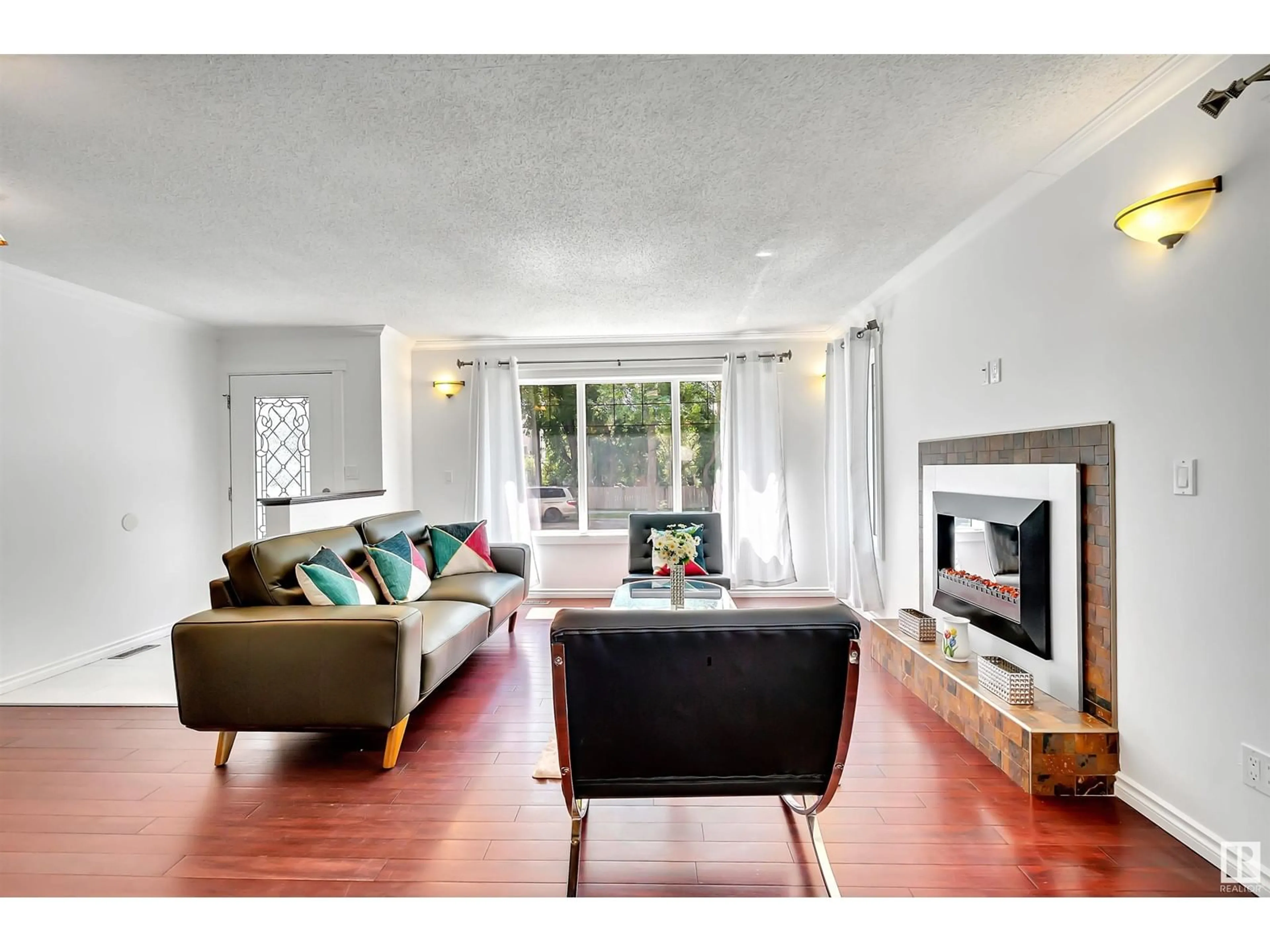 Living room with furniture, unknown for 11458 79 AV, Edmonton Alberta T6G0P6