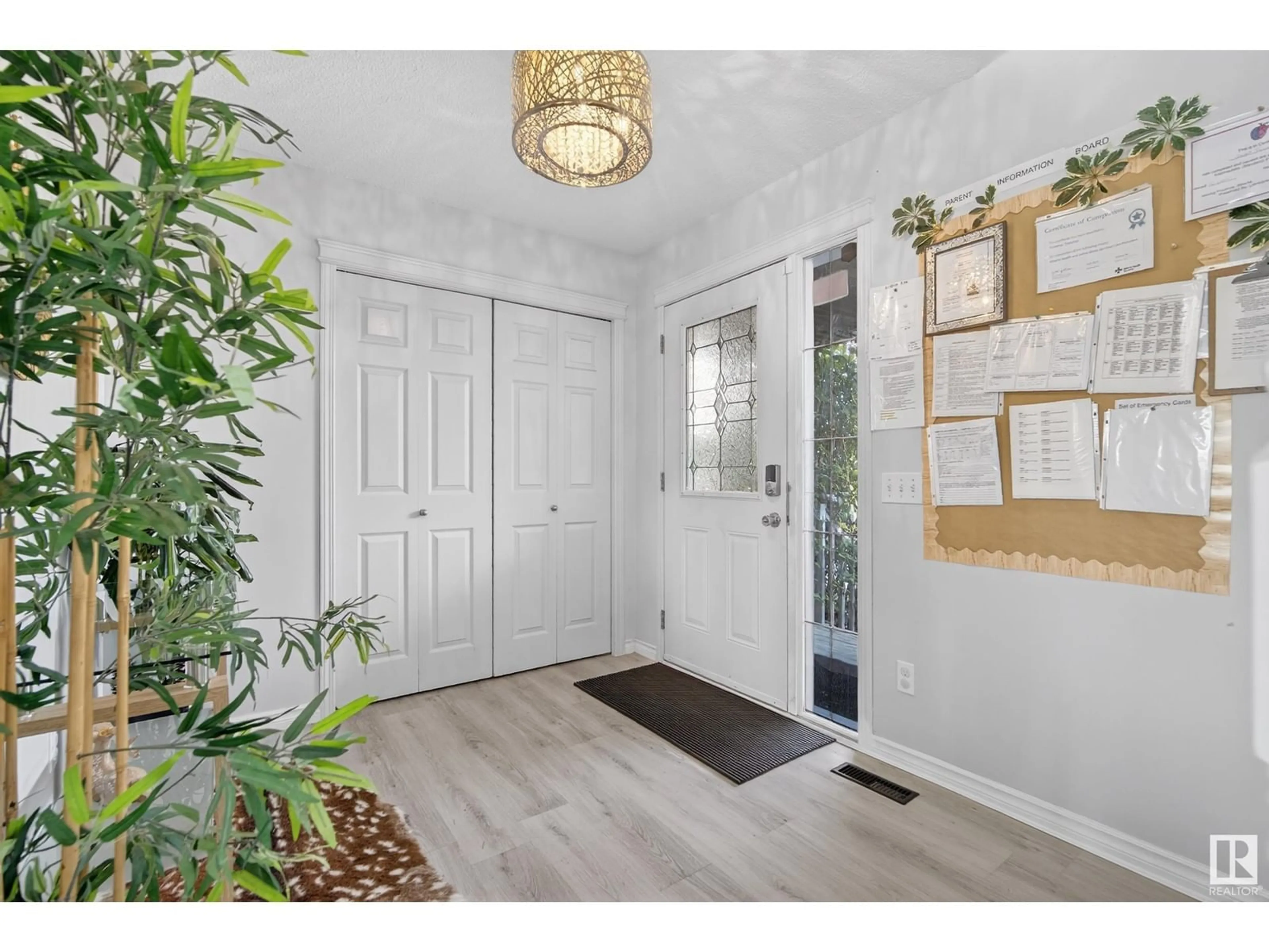 Indoor entryway for 8828 166 AV, Edmonton Alberta T5Z3W8