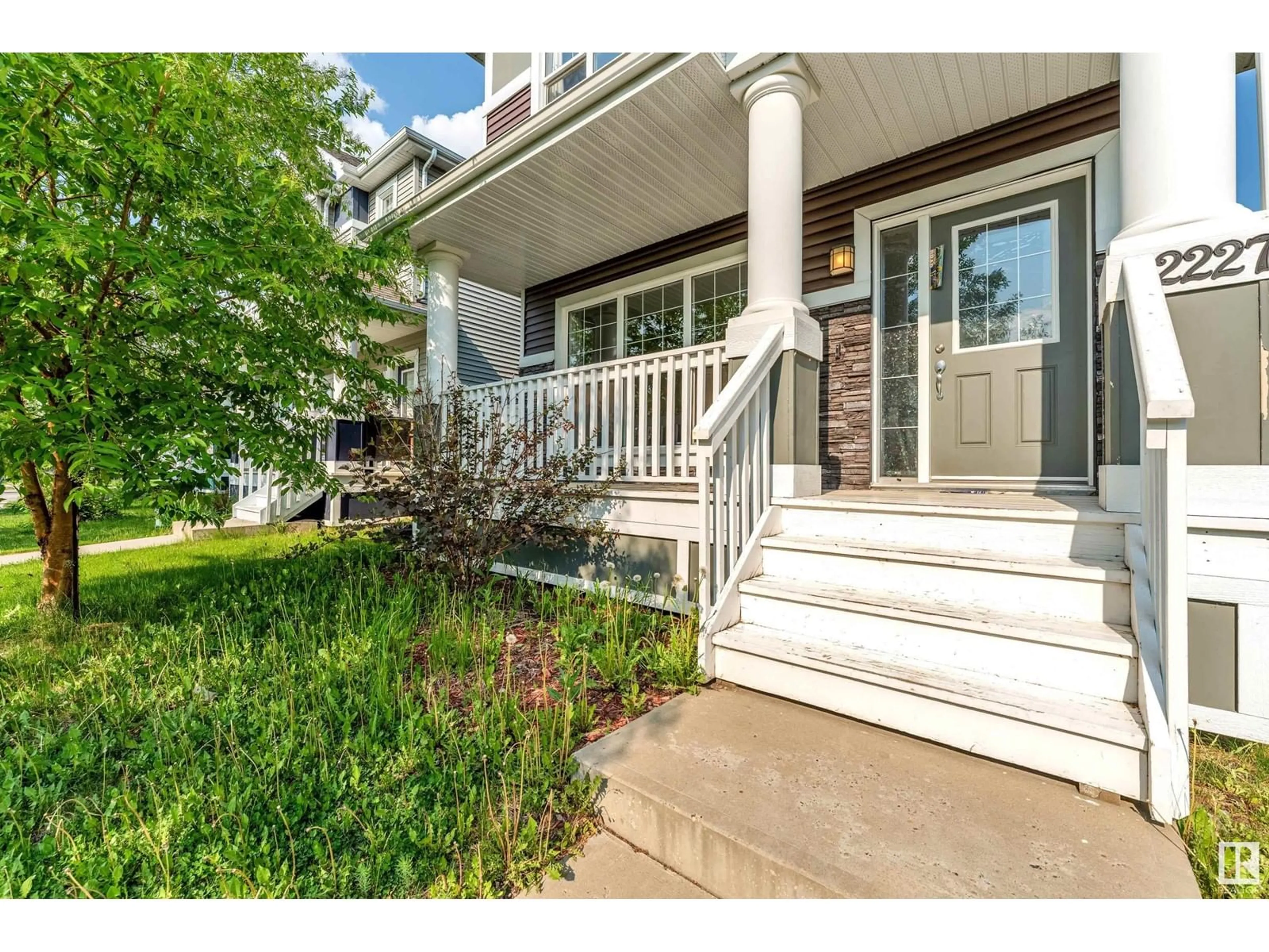 Indoor entryway for 2227 74 ST, Edmonton Alberta T6X0V6