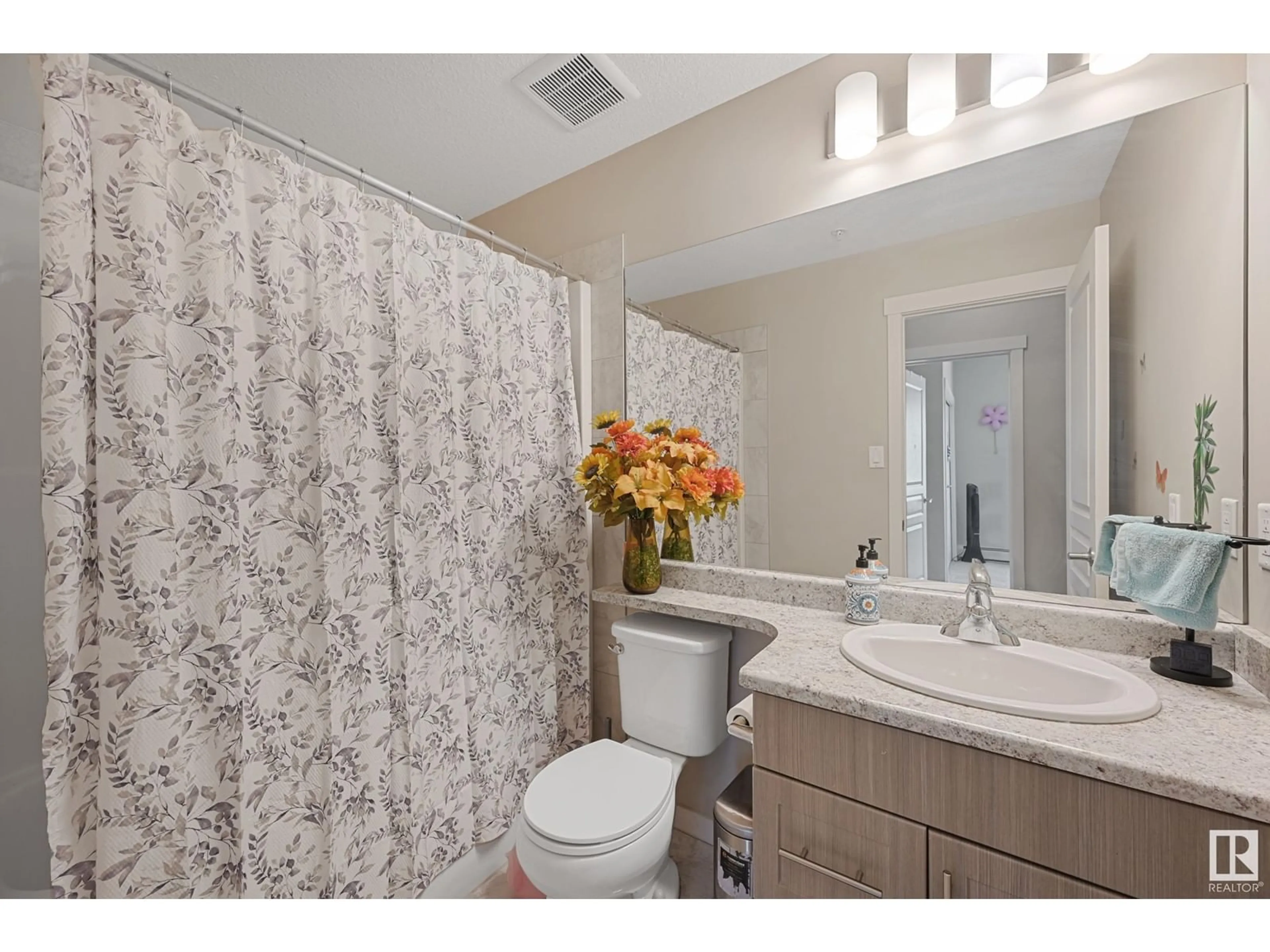 Standard bathroom, ceramic/tile floor for #102 - 812 WELSH DR, Edmonton Alberta T6X1Y7