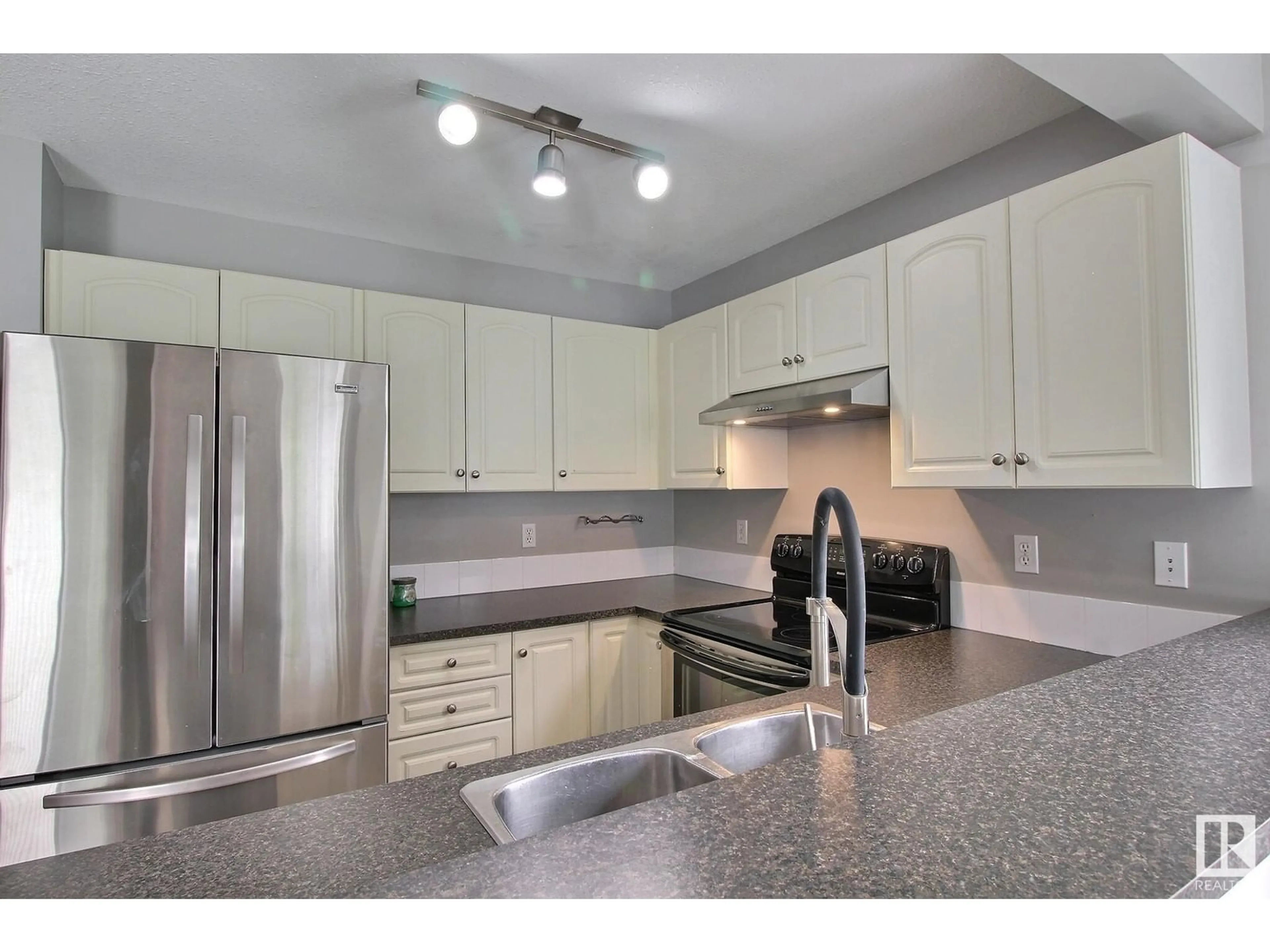 Standard kitchen, unknown for 230 EDWARDS DR, Edmonton Alberta T6X1G7