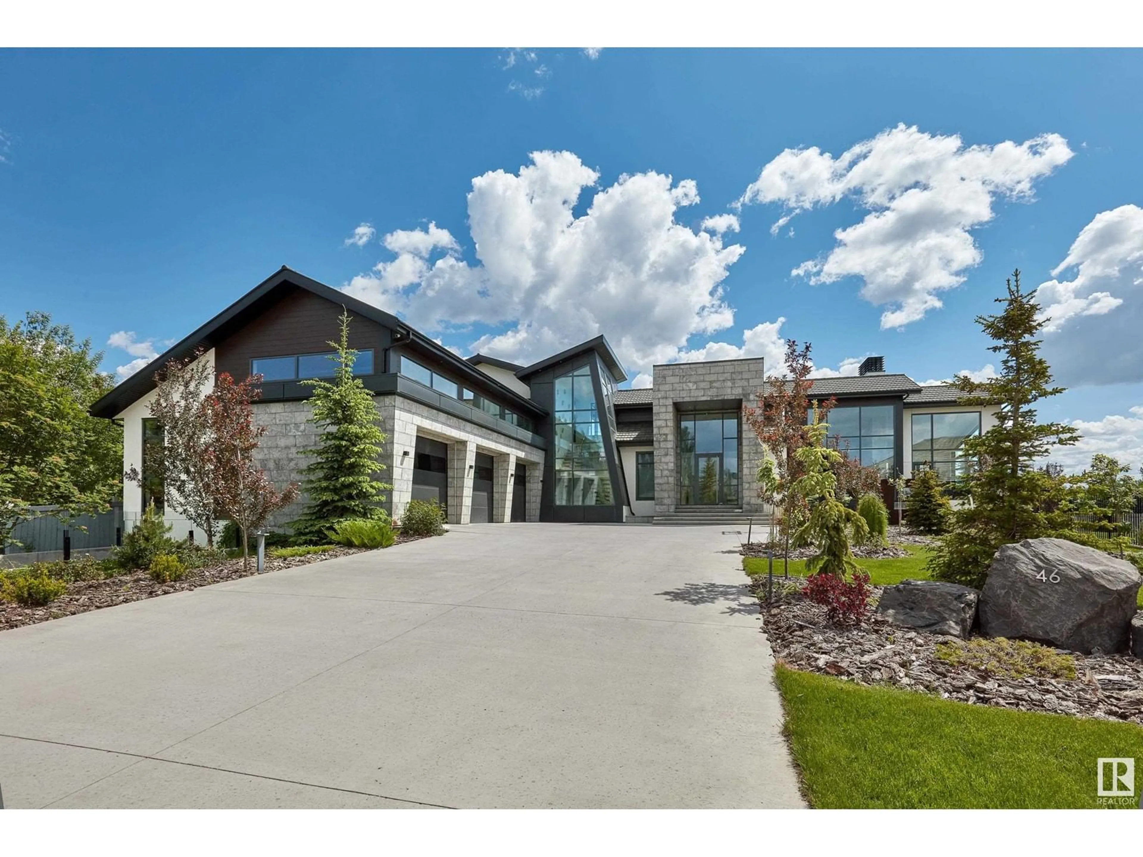 Indoor foyer for 46 KINGSFORD CR, St. Albert Alberta T8N7J2