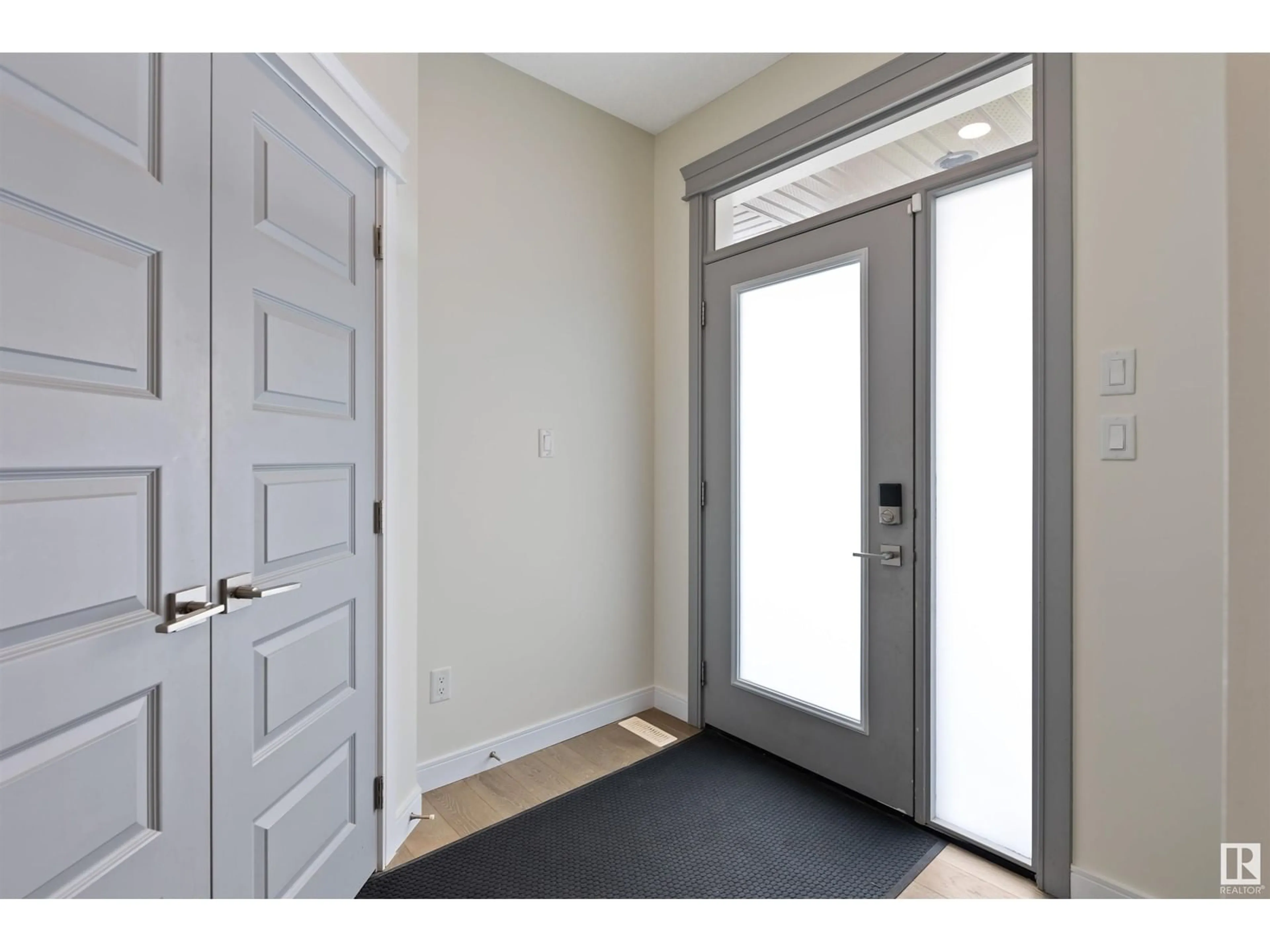Indoor entryway for 10621 96 ST, Morinville Alberta T8R2N5