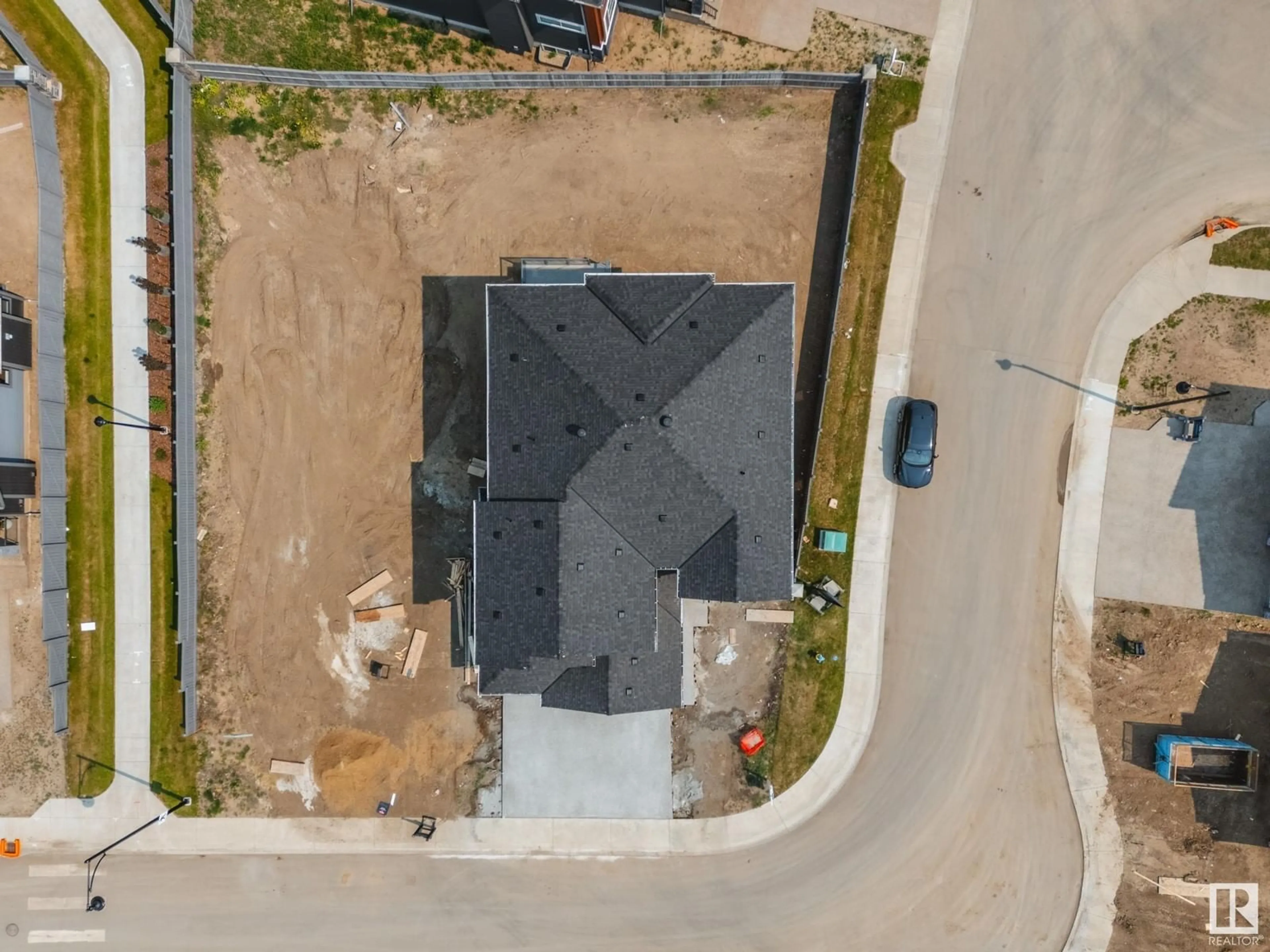 A pic from outside/outdoor area/front of a property/back of a property/a pic from drone, street for 4004 GINSBURG CR, Edmonton Alberta T5T4V2