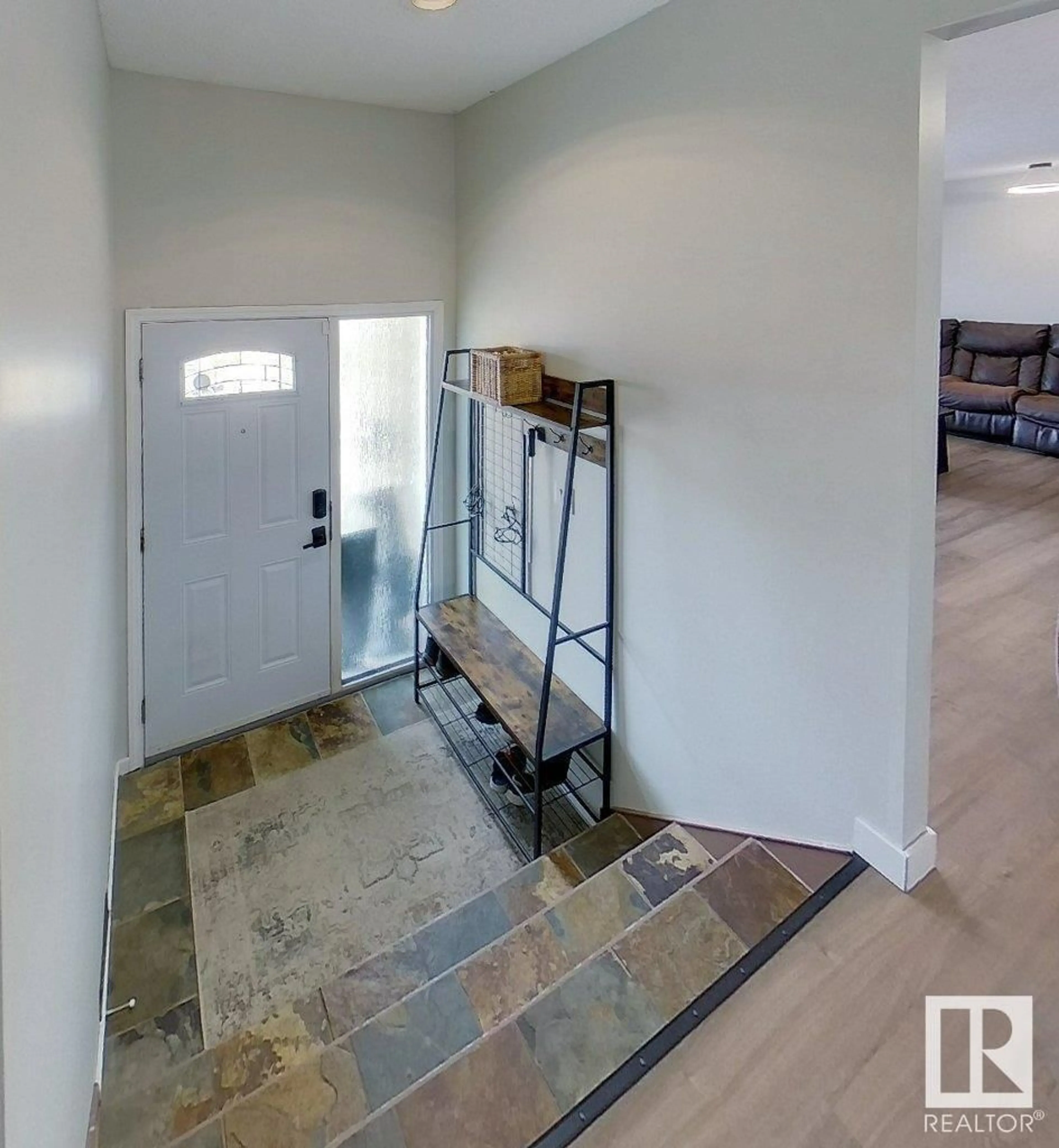 Indoor entryway for 37 MANCHESTER DR, Sherwood Park Alberta T8A0T3