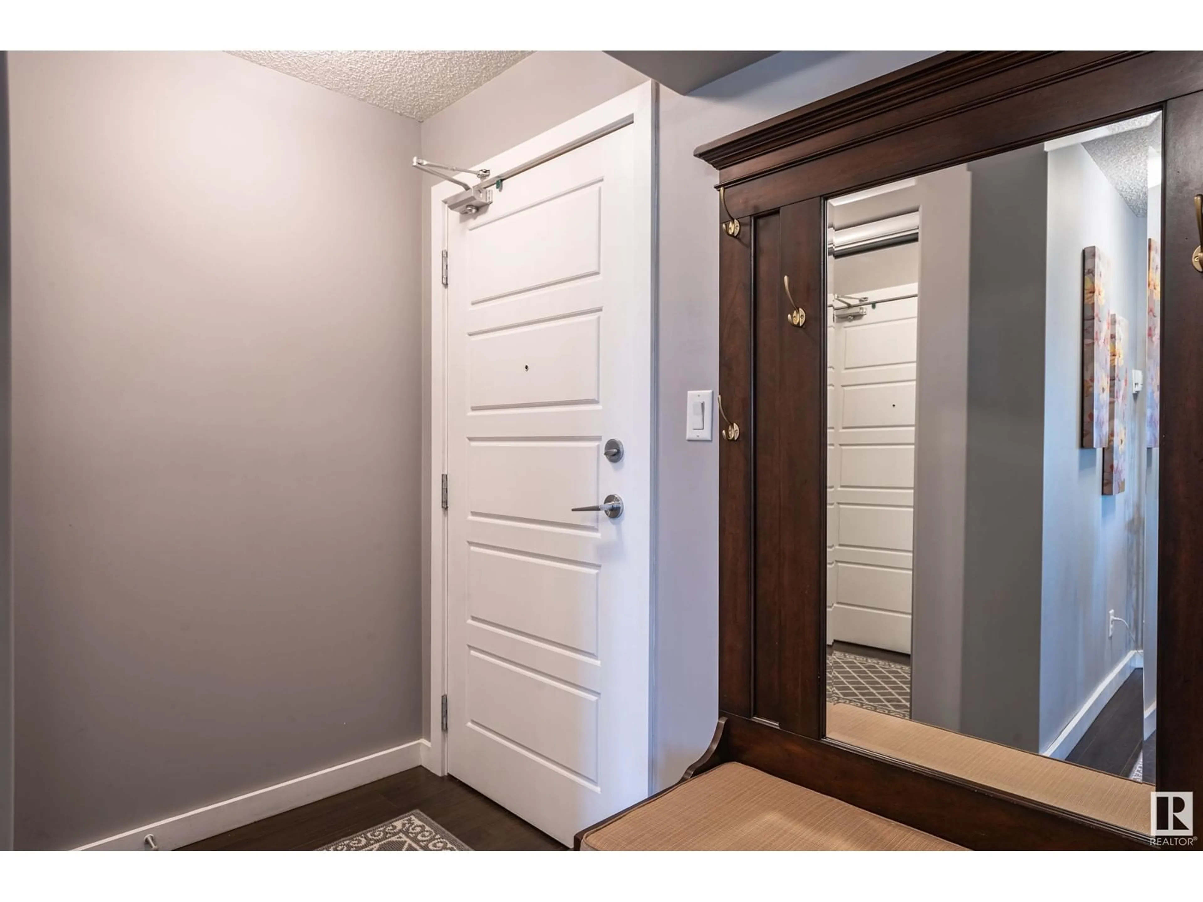Indoor entryway for 6084 - 225 STANTON DR, Edmonton Alberta T6X0Z4