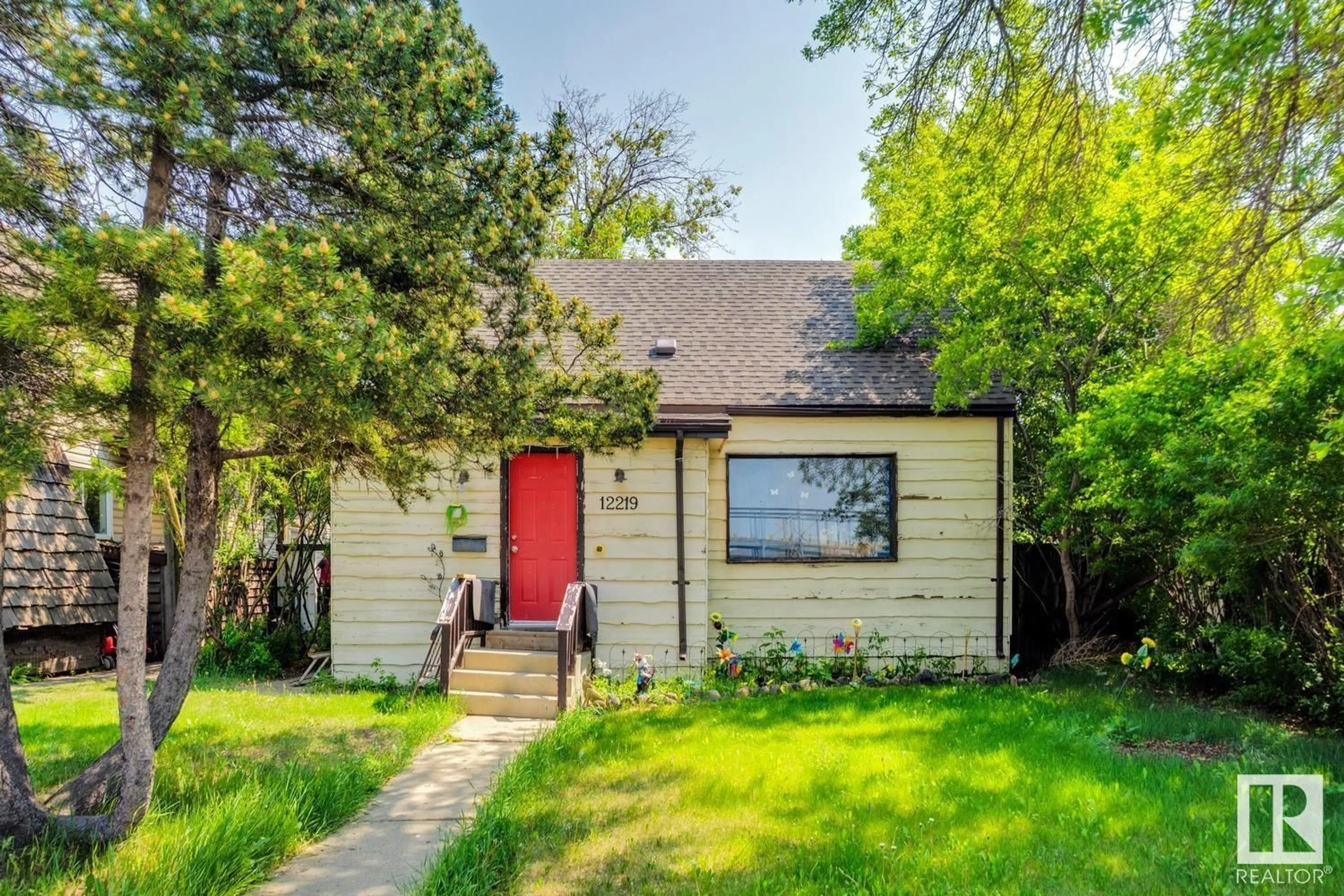 Unknown for NW - 12219 107 ST, Edmonton Alberta T5G2S9