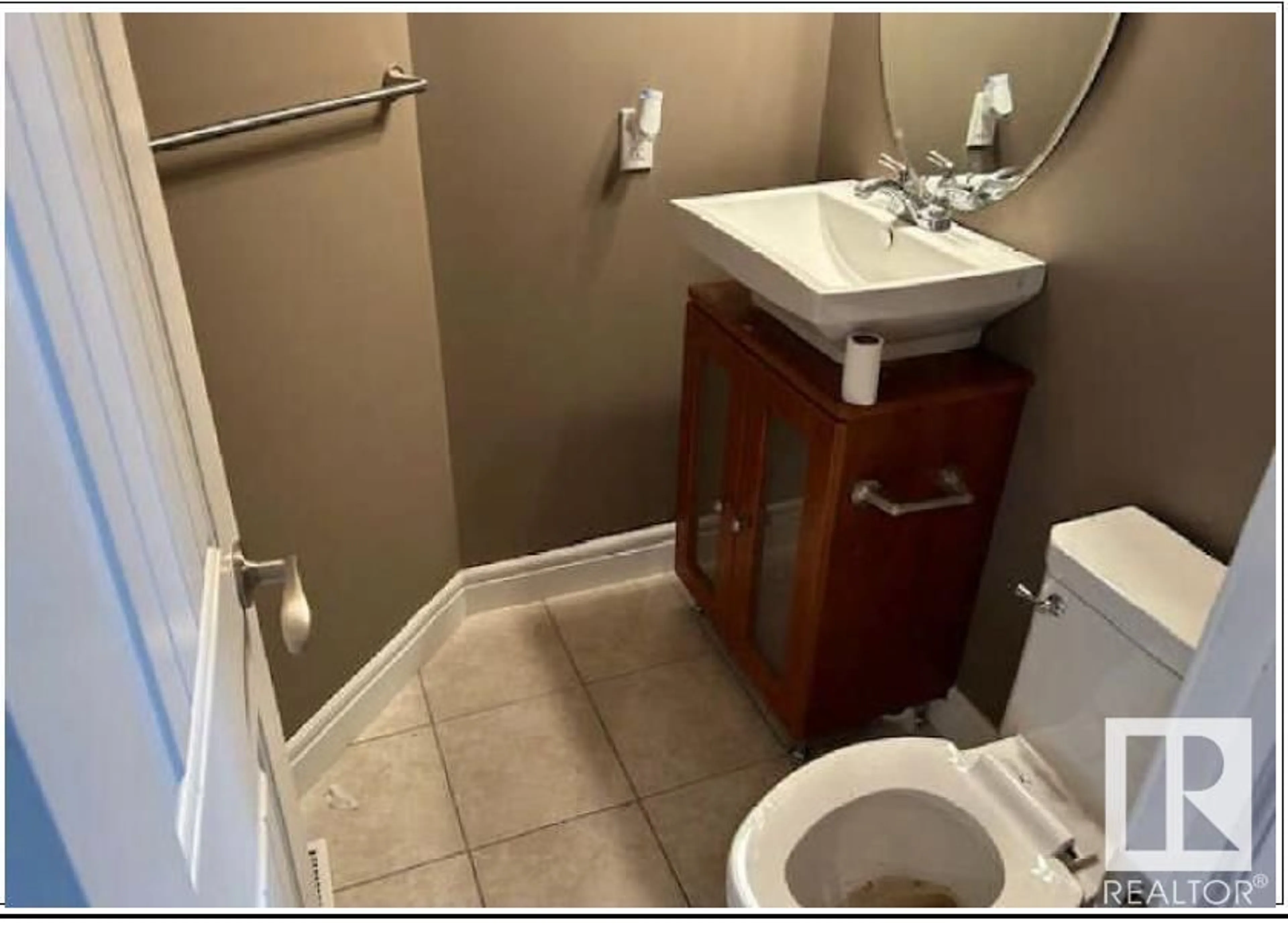 Standard bathroom, ceramic/tile floor for #4025 - 25054 SOUTH PINE RD, Rural Red Deer County Alberta T0M1S0