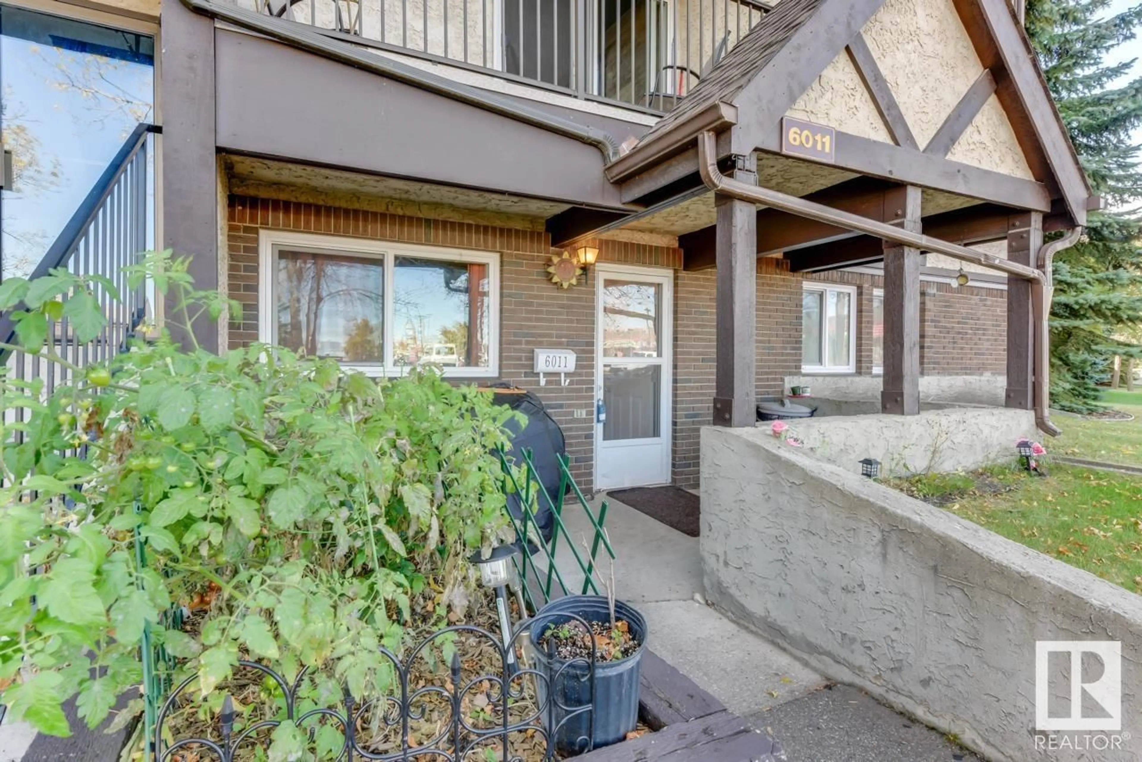Patio, street for 6011 TUDOR GL, St. Albert Alberta T8N3V4