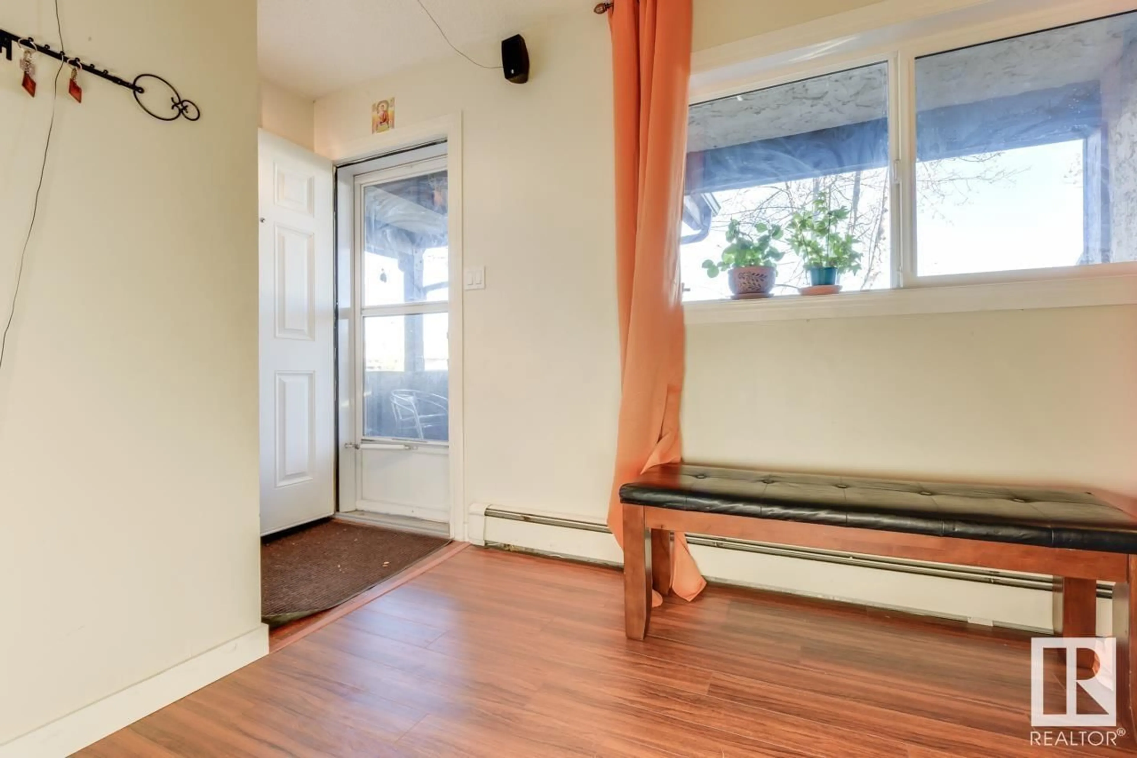Indoor entryway for 6011 TUDOR GL, St. Albert Alberta T8N3V4