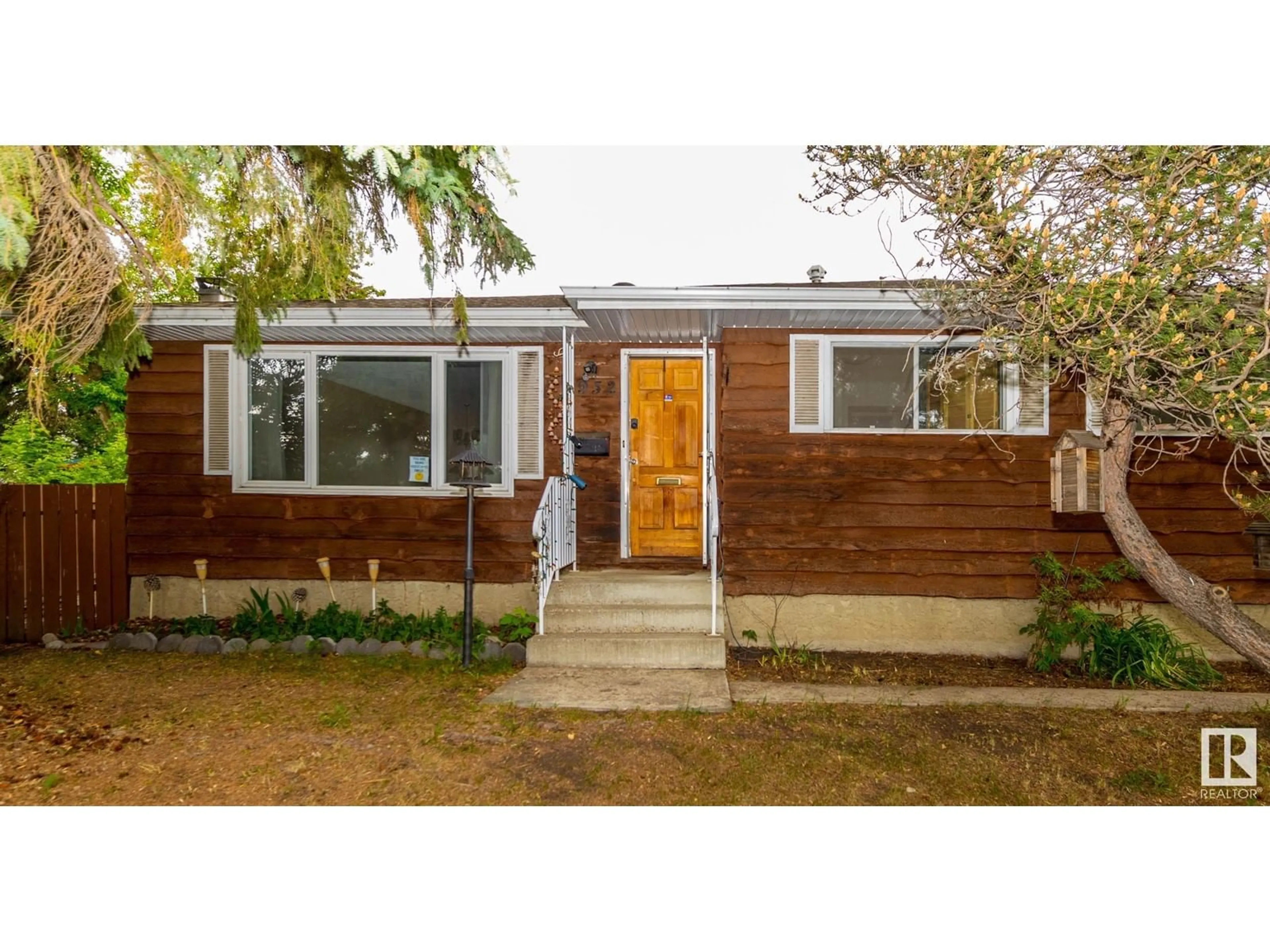 Home with vinyl exterior material, street for 5952 152A AV, Edmonton Alberta T5A1X7
