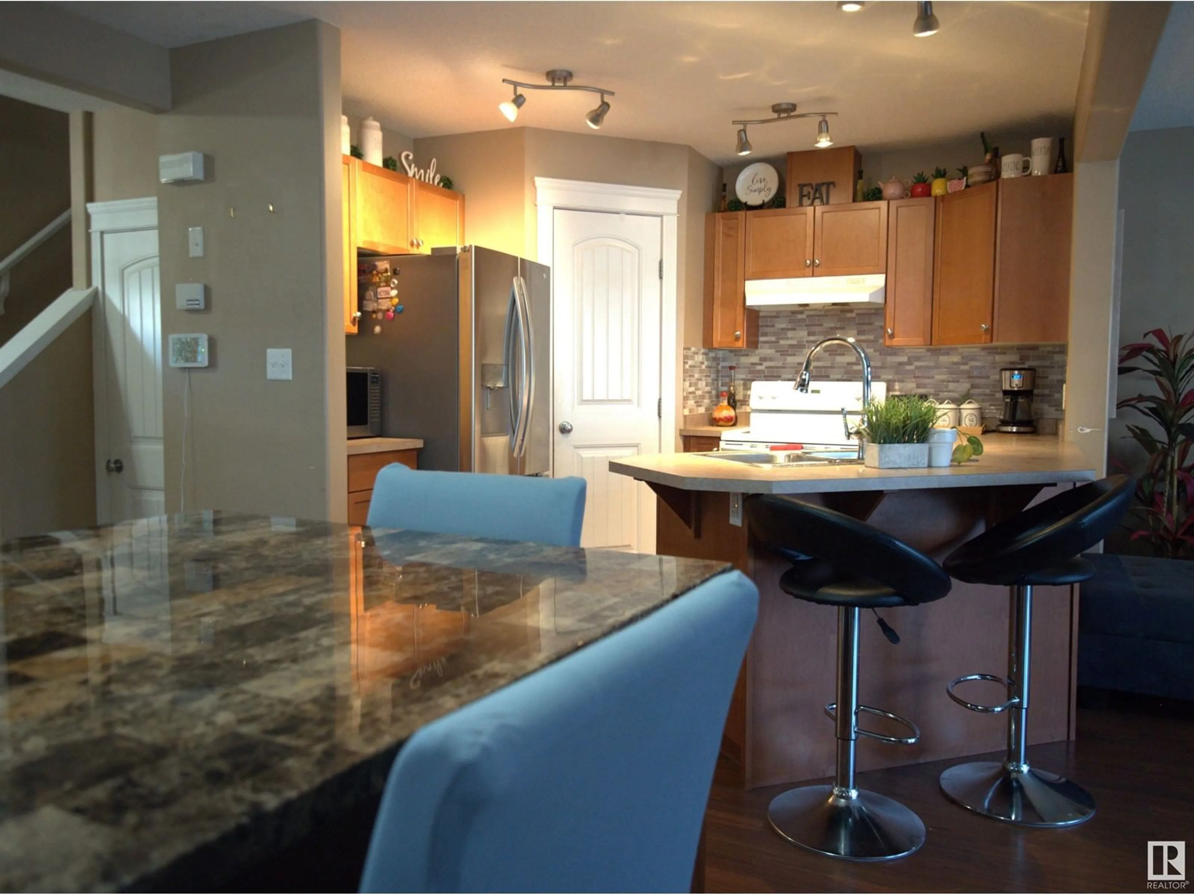 Open concept kitchen, unknown for 5962 164 AV, Edmonton Alberta T5Y0B2