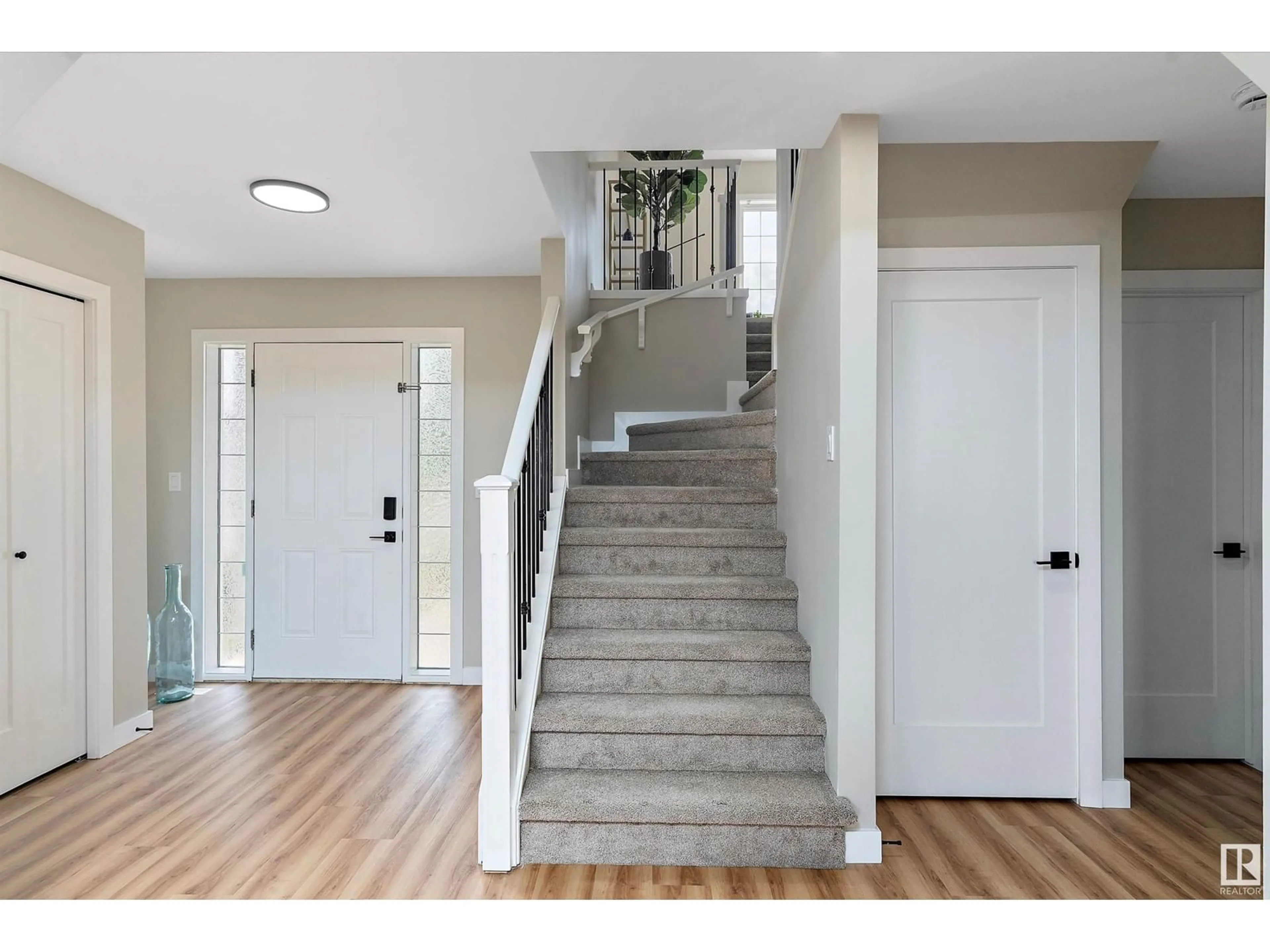 Indoor entryway for NW - 11908 175 AV, Edmonton Alberta T5X0A5