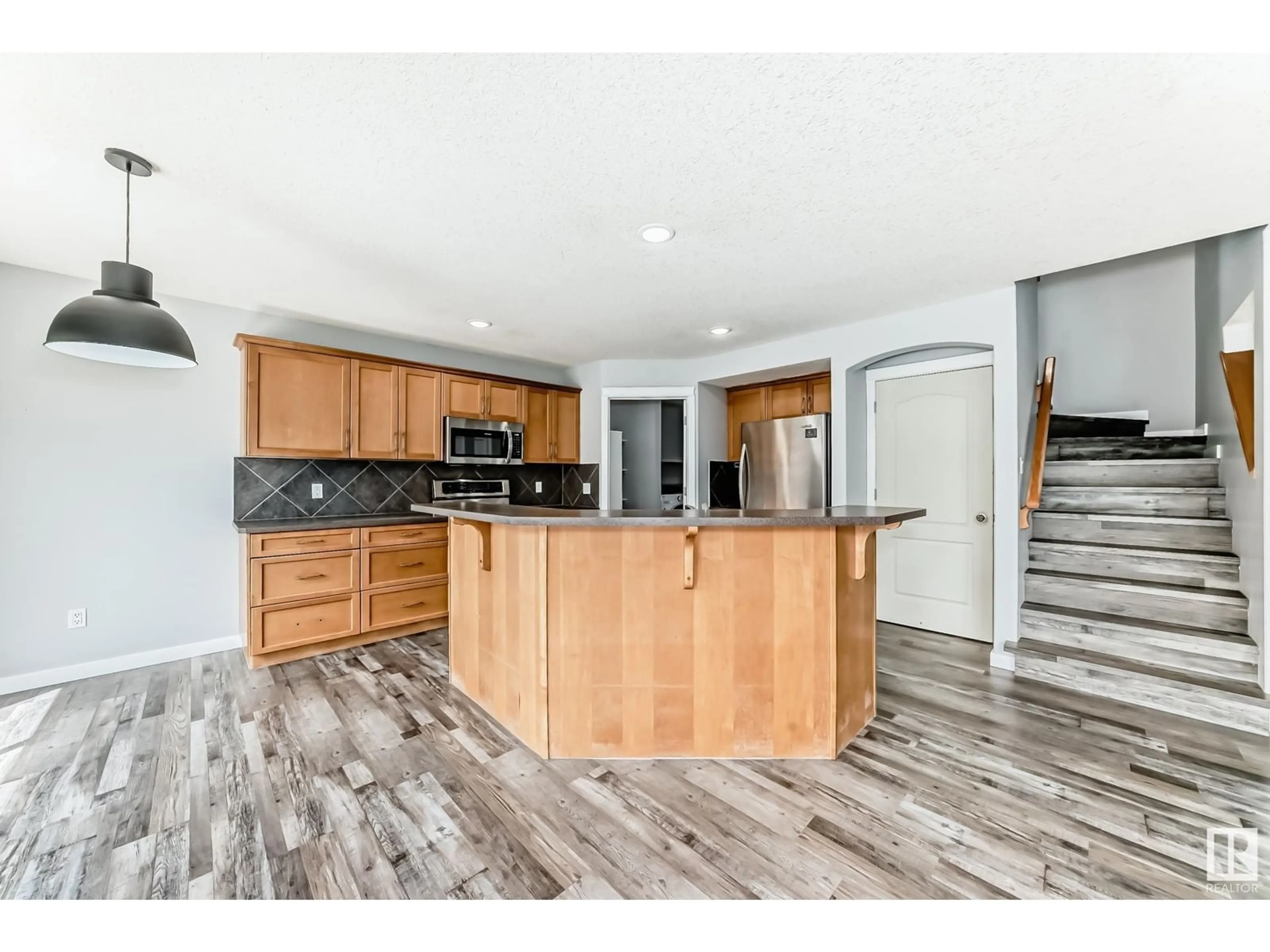 Open concept kitchen, unknown for 129 RIDGEBROOK RD, Sherwood Park Alberta T8A6M1