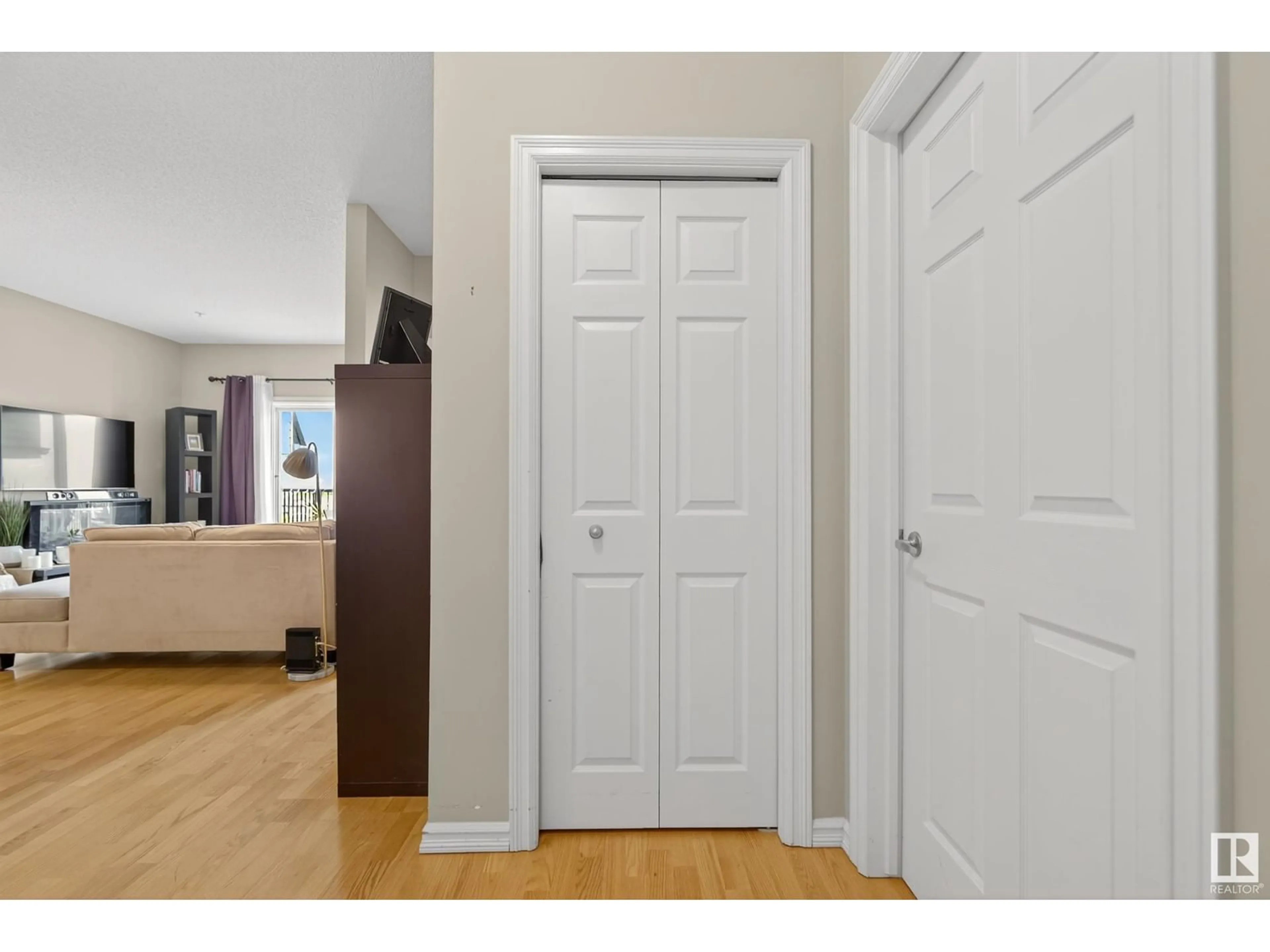 Indoor entryway for 226 - 427 MACEWAN RD, Edmonton Alberta T6W0C5