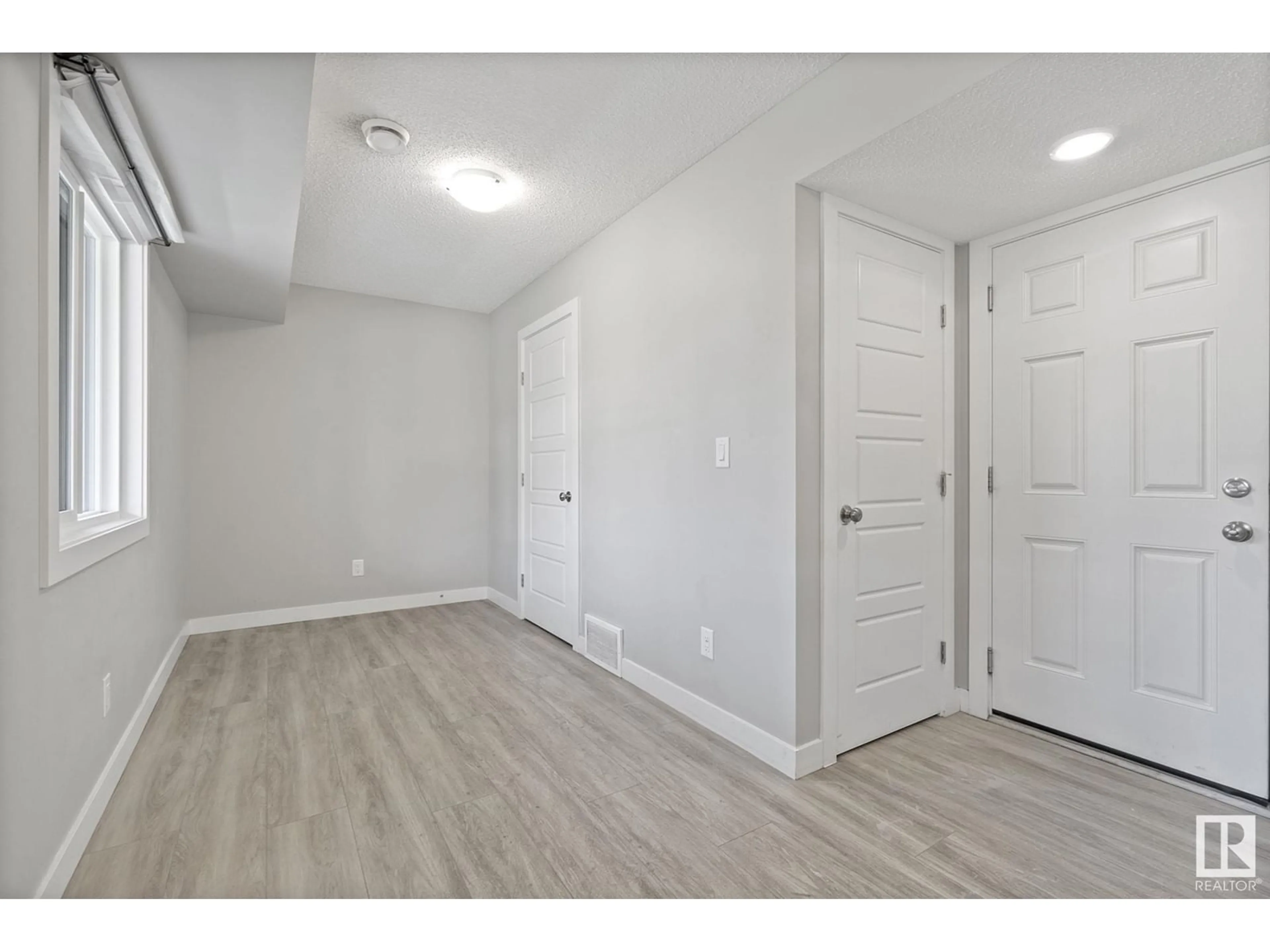 Unknown for 82 16903 68ST NW, Edmonton Alberta T5Z0R1
