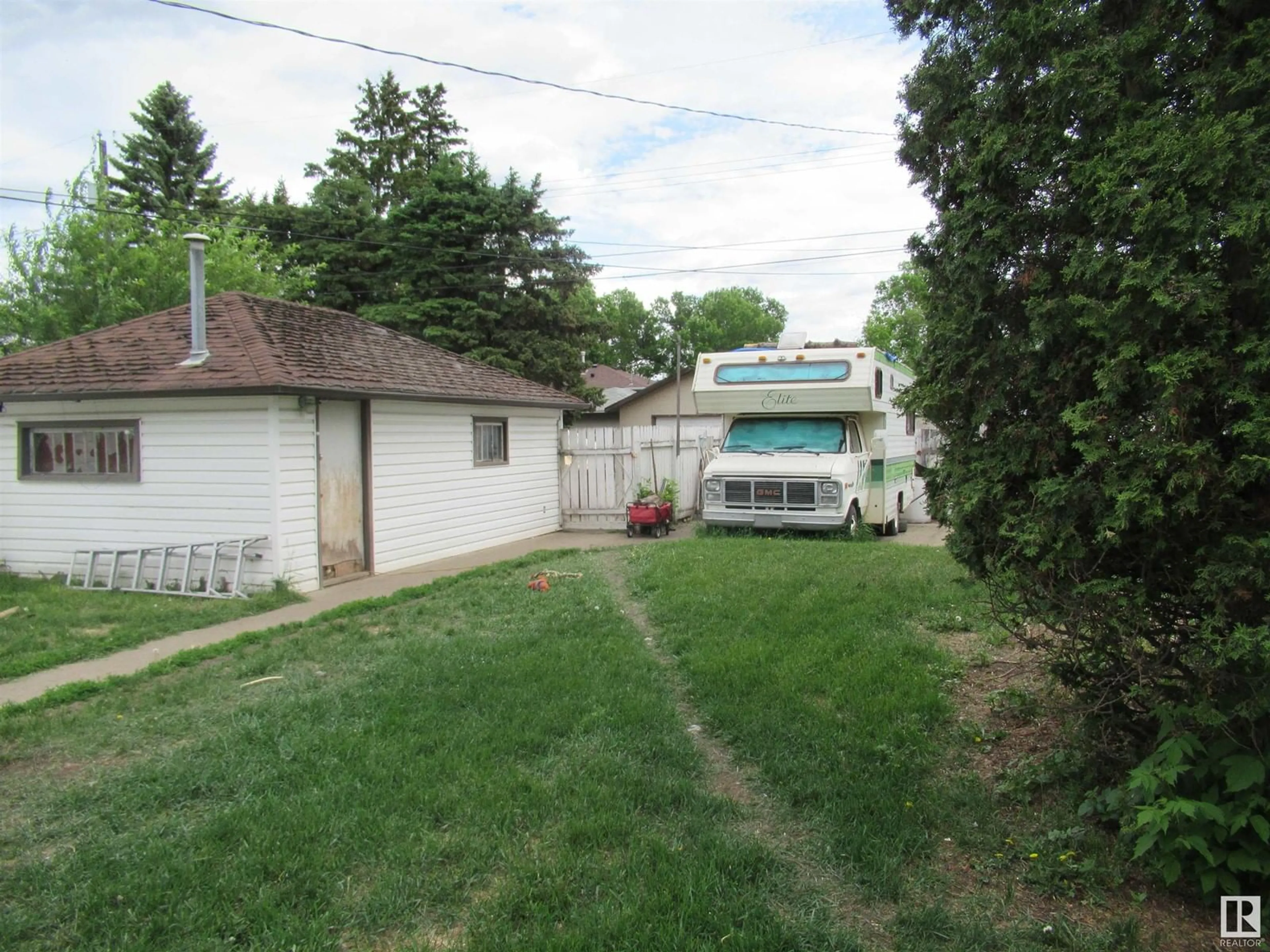 Unknown for 12017 45 ST, Edmonton Alberta T5W2T7