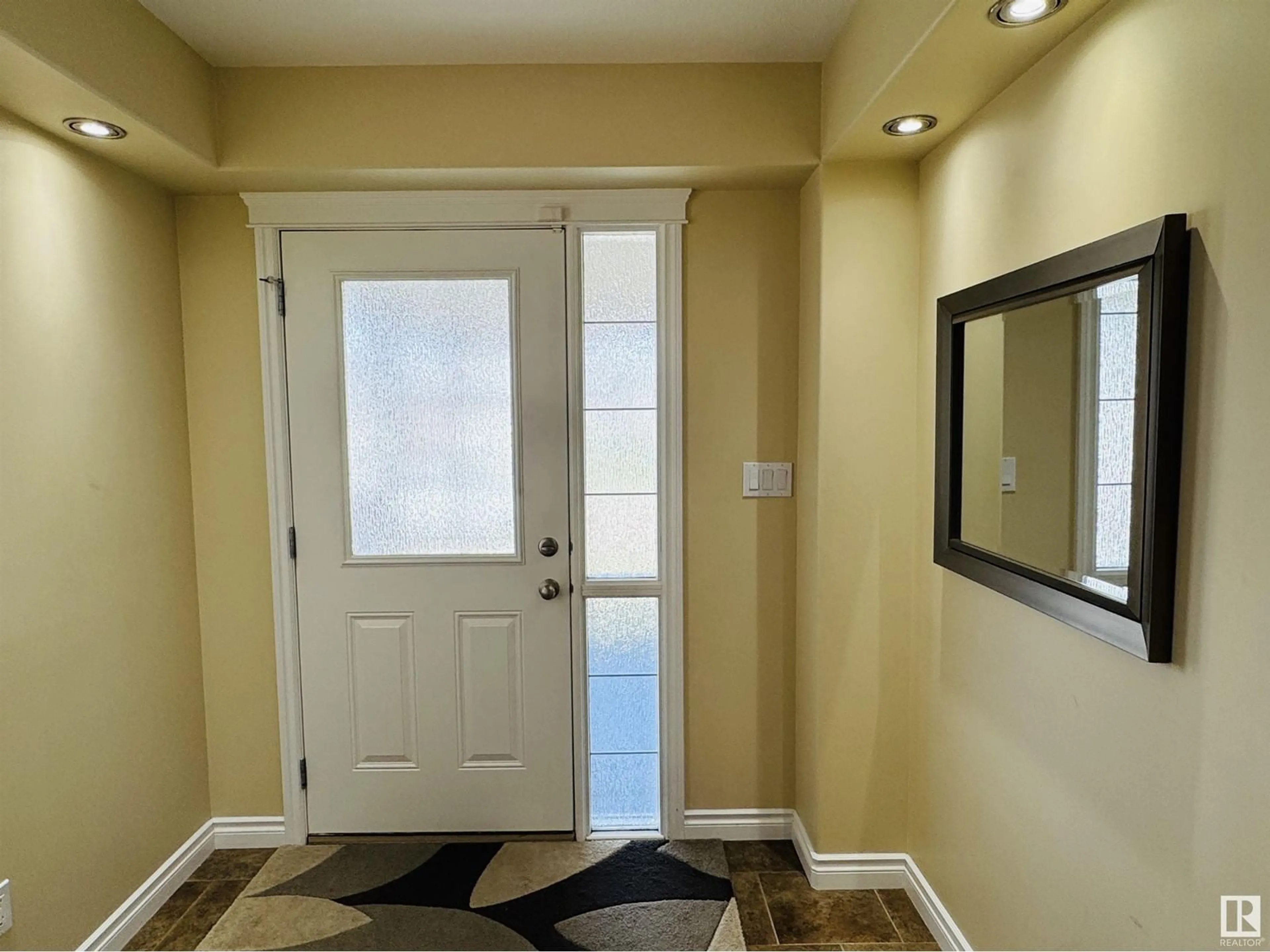 Indoor entryway for 15519 47 ST, Edmonton Alberta T5Y3L8
