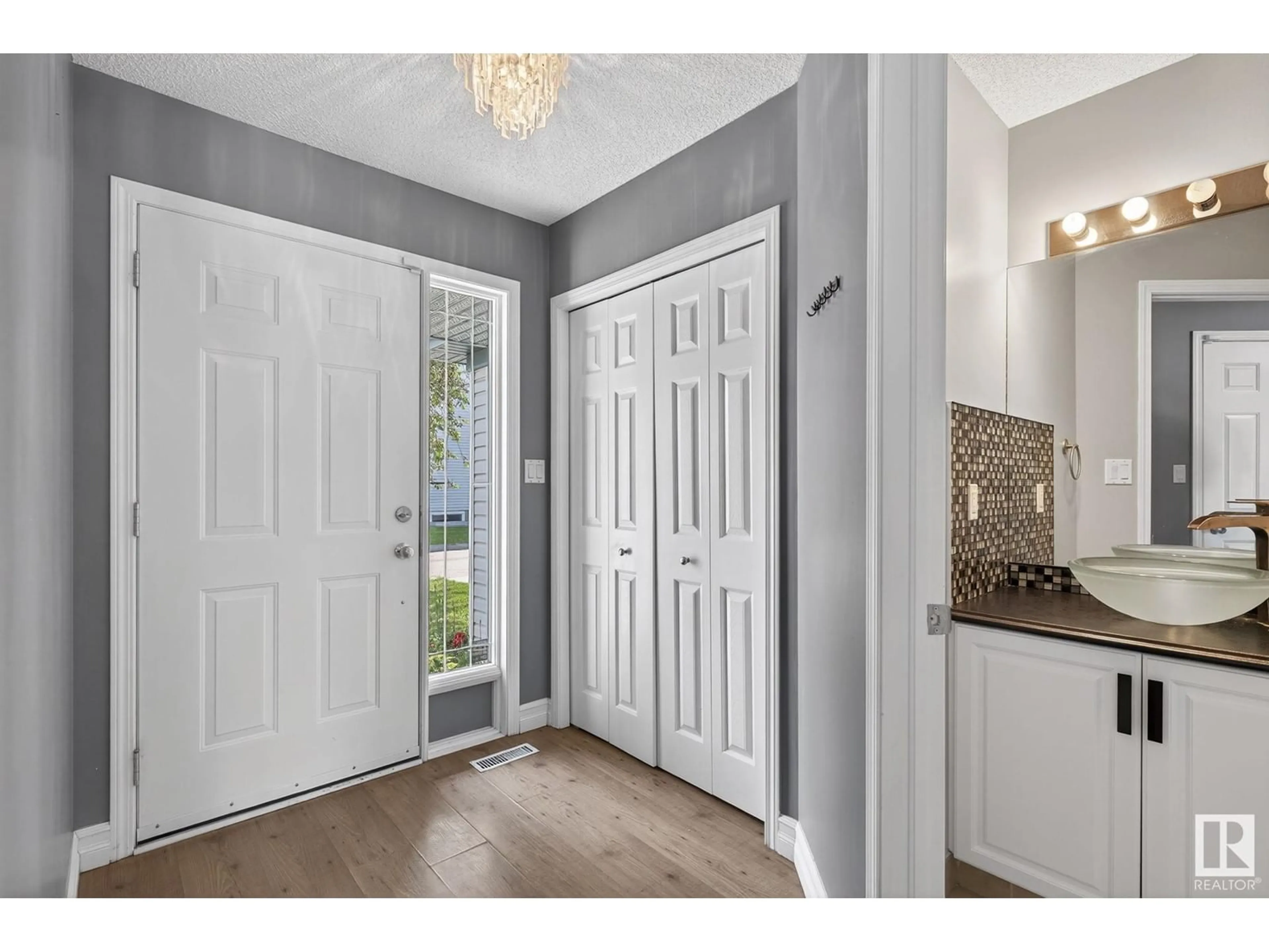 Indoor entryway for 5410 CREEKSIDE PT, Stony Plain Alberta T7Z2A4
