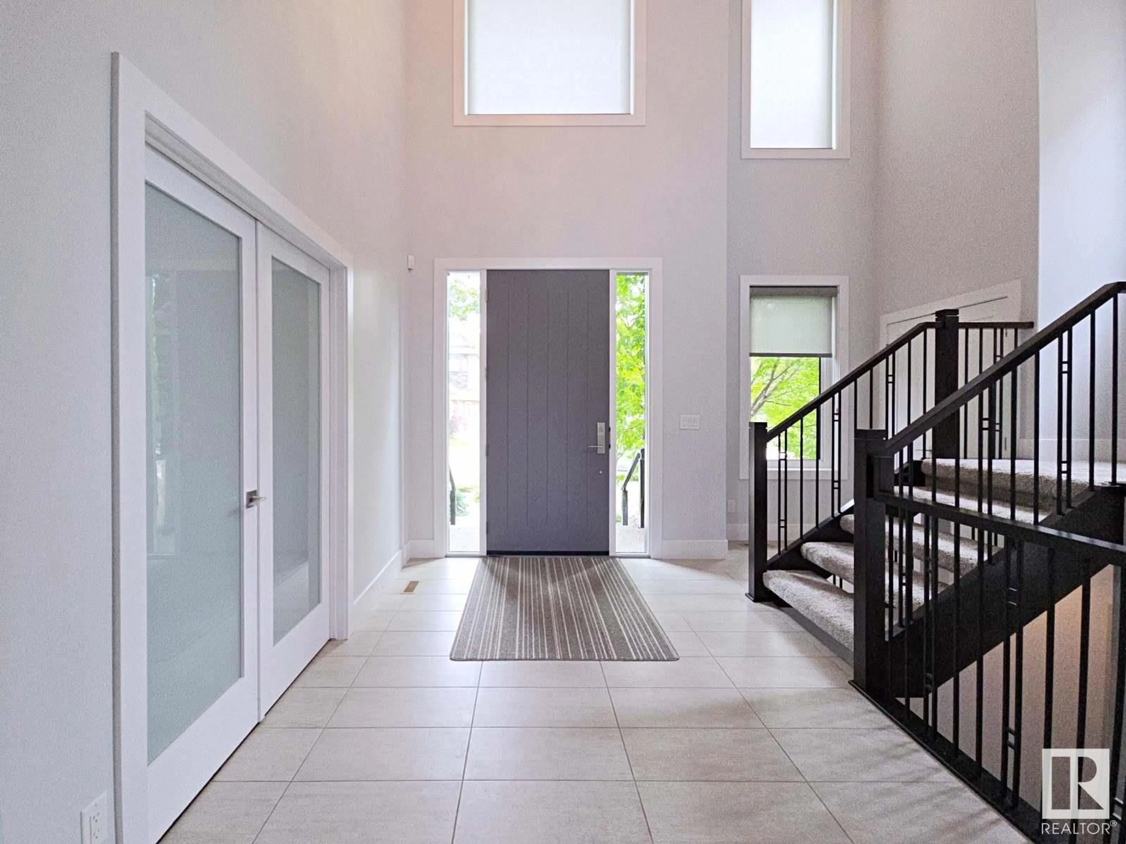 Indoor entryway for 3310 WATSON BA, Edmonton Alberta T6W0P2