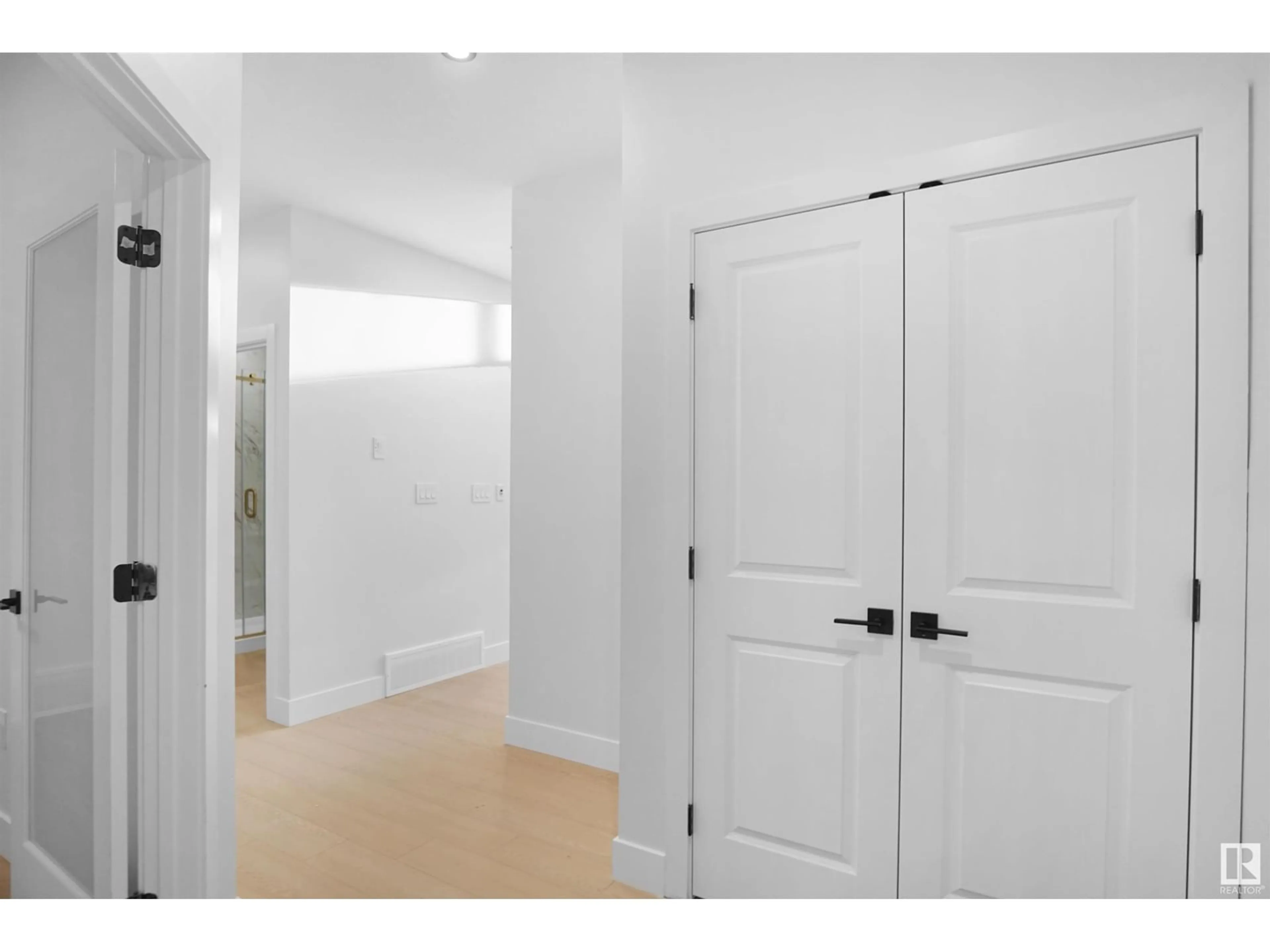 Indoor entryway for 19 TRILL POINT, Spruce Grove Alberta T7X4E2