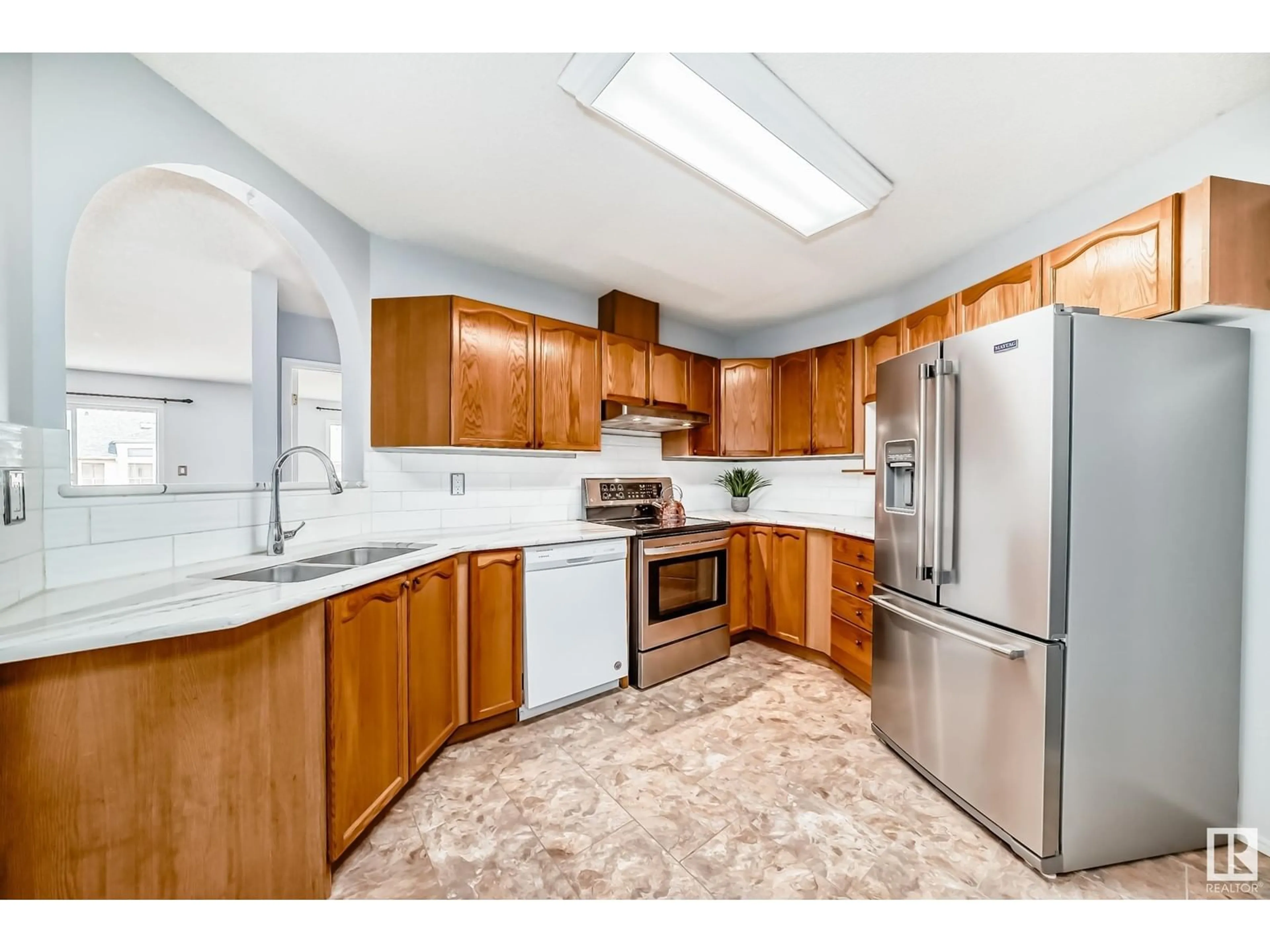 Standard kitchen, unknown for 15499 NW - 420 CASTLEDOWNS RD, Edmonton Alberta T5X5Y3