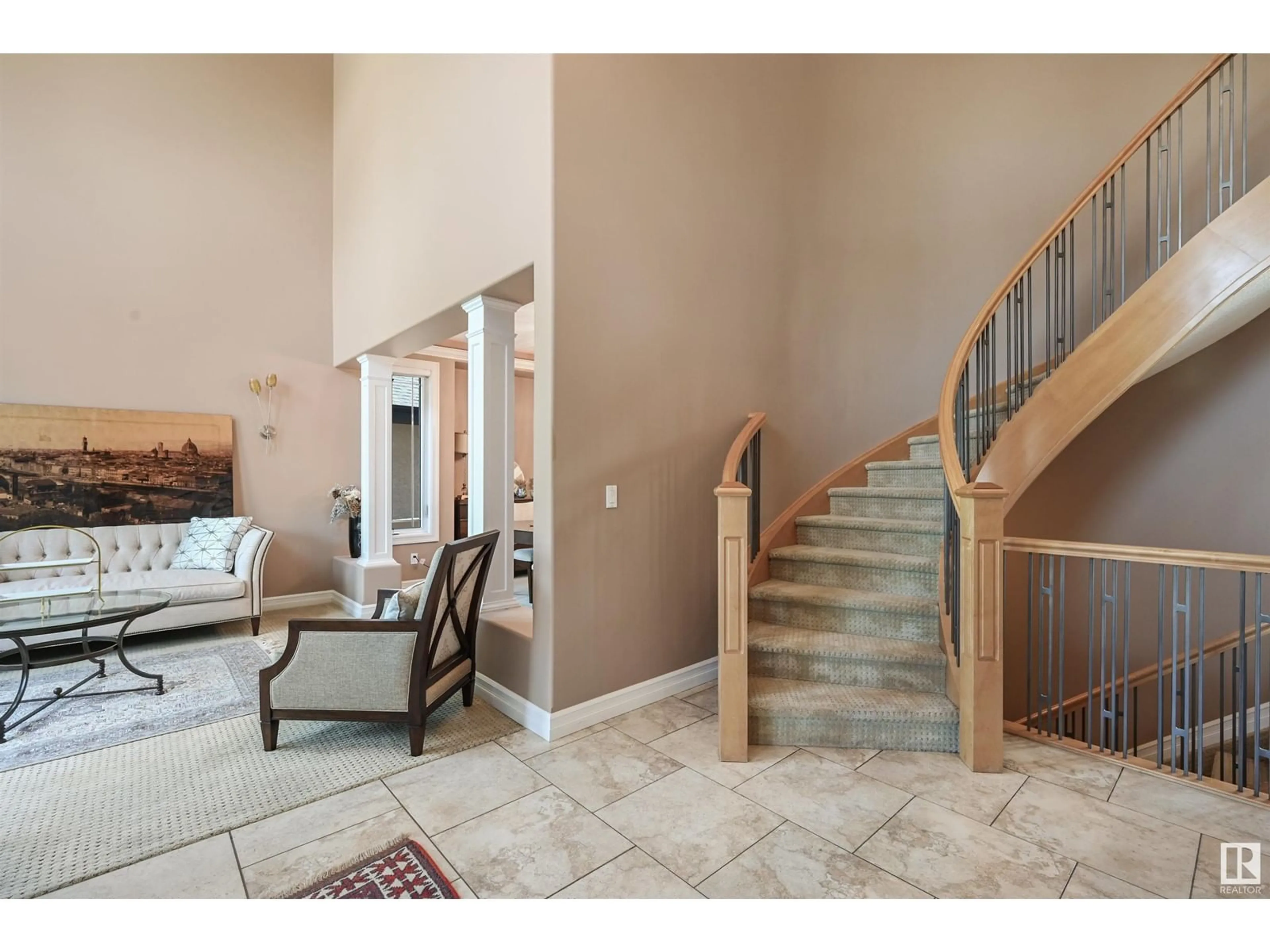 Indoor foyer for 892 HOLLANDS LD, Edmonton Alberta T6R3L2