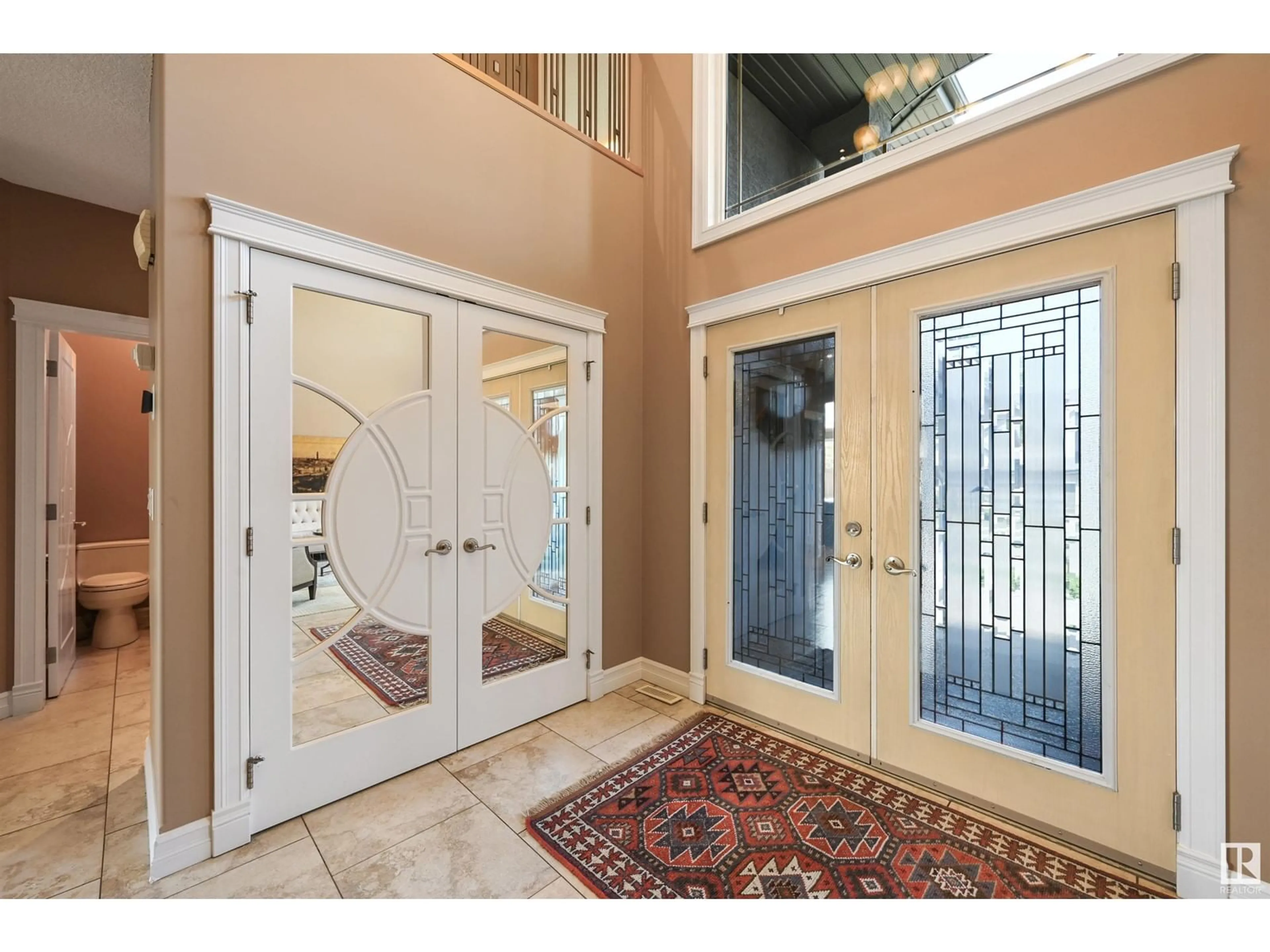 Indoor entryway for 892 HOLLANDS LD, Edmonton Alberta T6R3L2