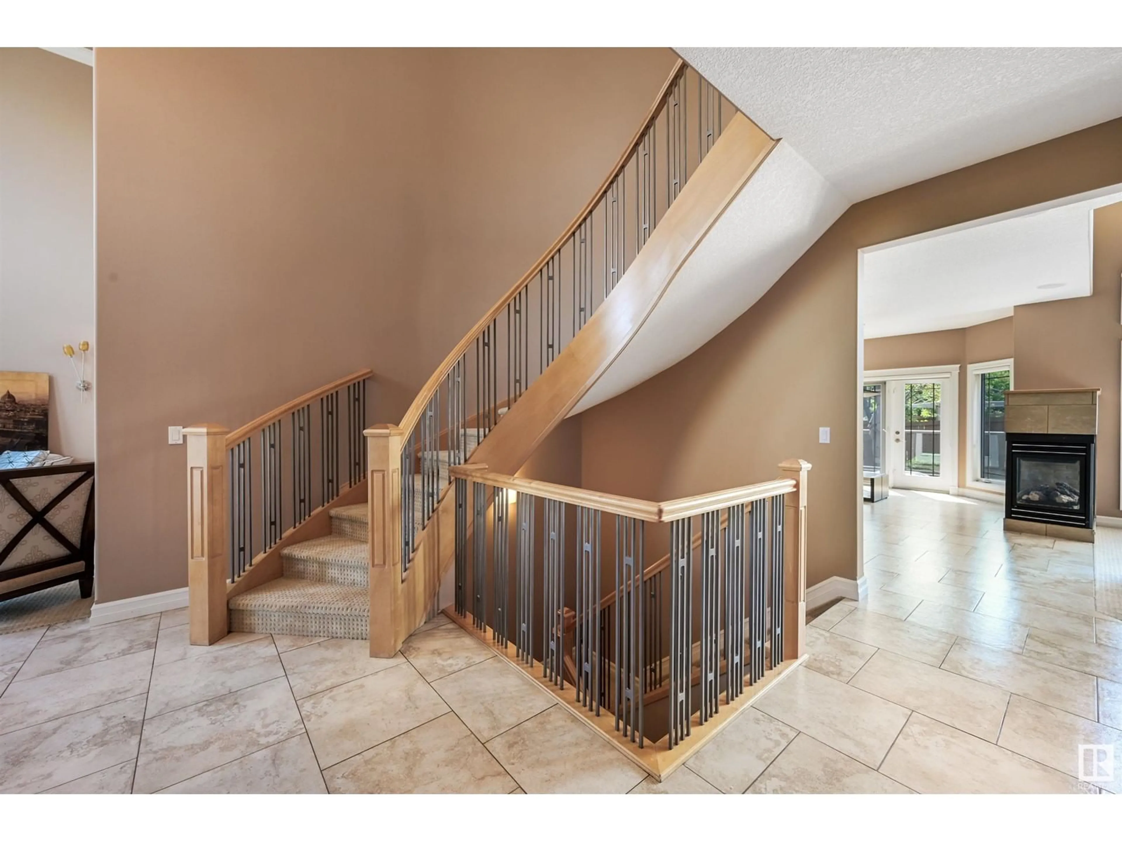 Unknown for 892 HOLLANDS LD, Edmonton Alberta T6R3L2