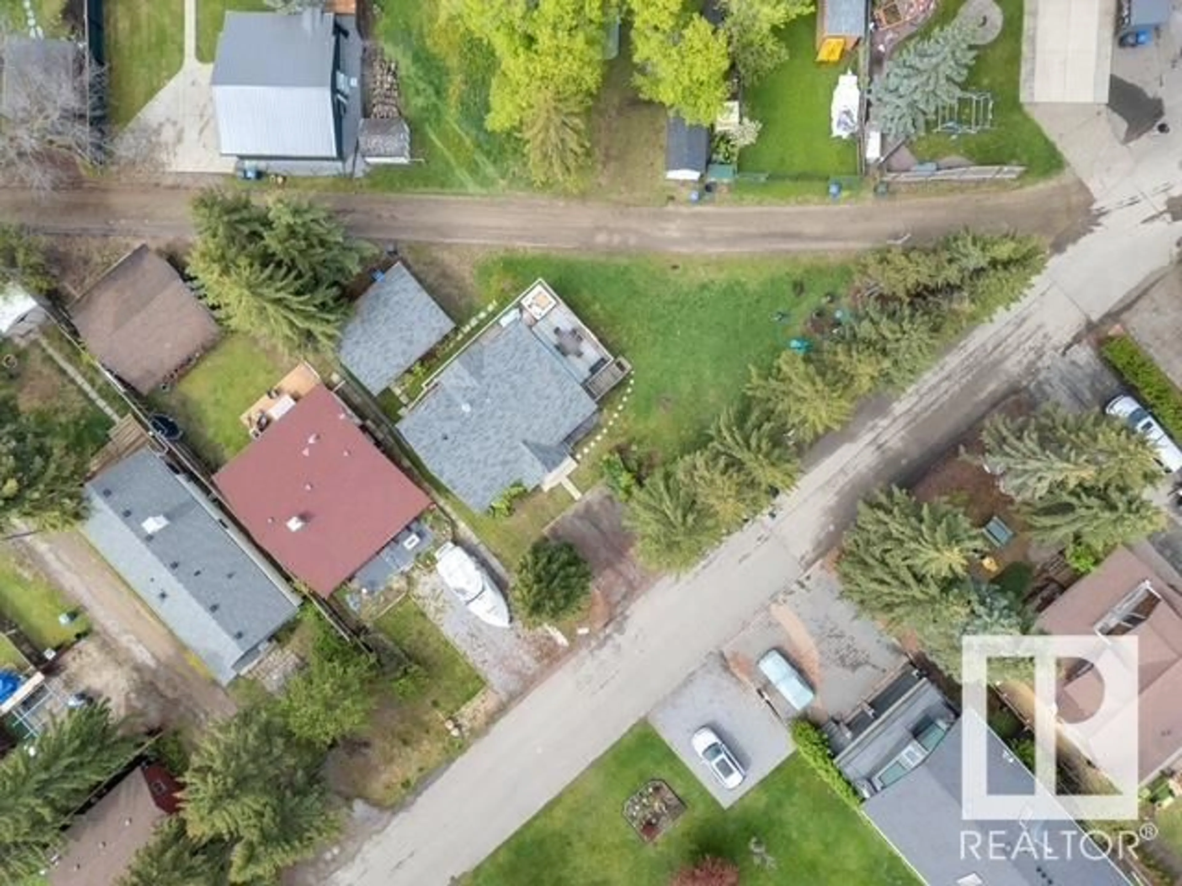 A pic from outside/outdoor area/front of a property/back of a property/a pic from drone, street for 5024 39 ST, Sylvan Lake Alberta T4S1B8