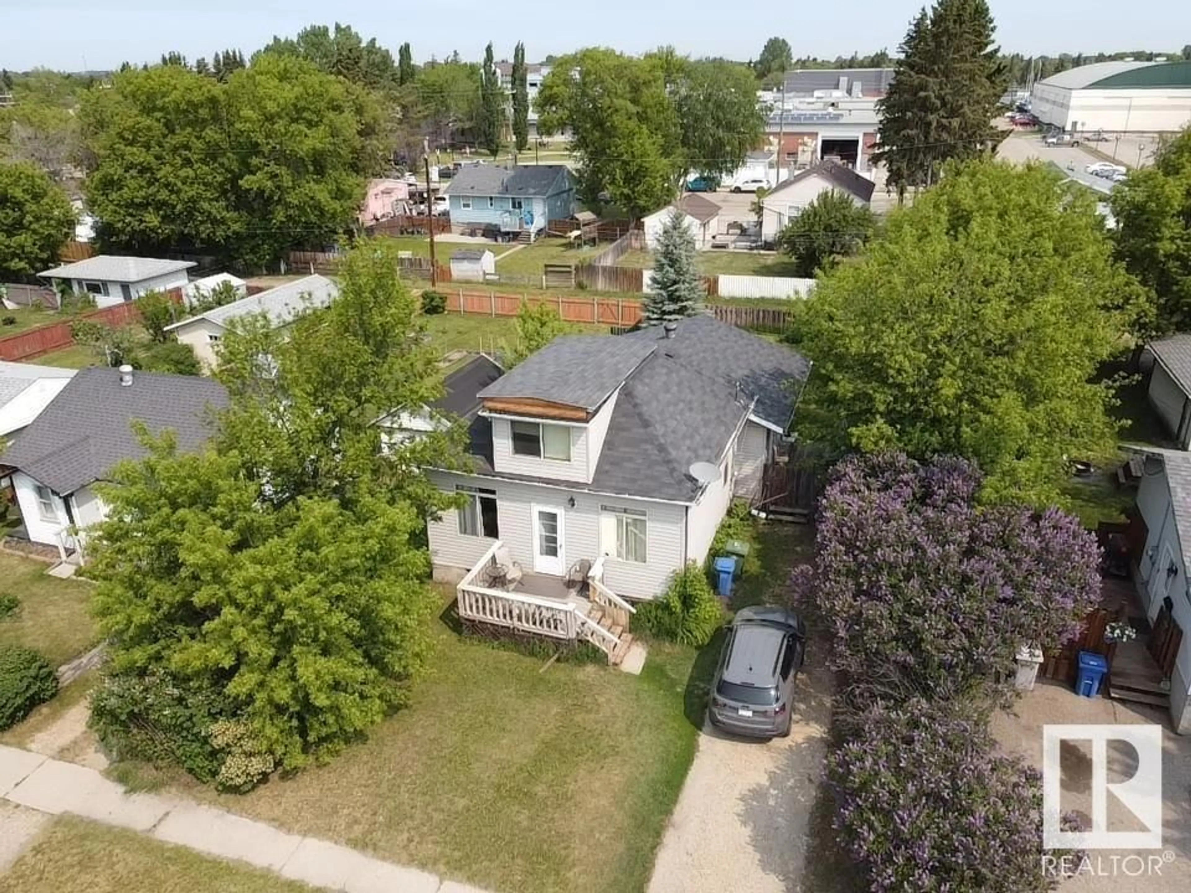 A pic from outside/outdoor area/front of a property/back of a property/a pic from drone, street for 4612 47 AV, Wetaskiwin Alberta T9A0J4