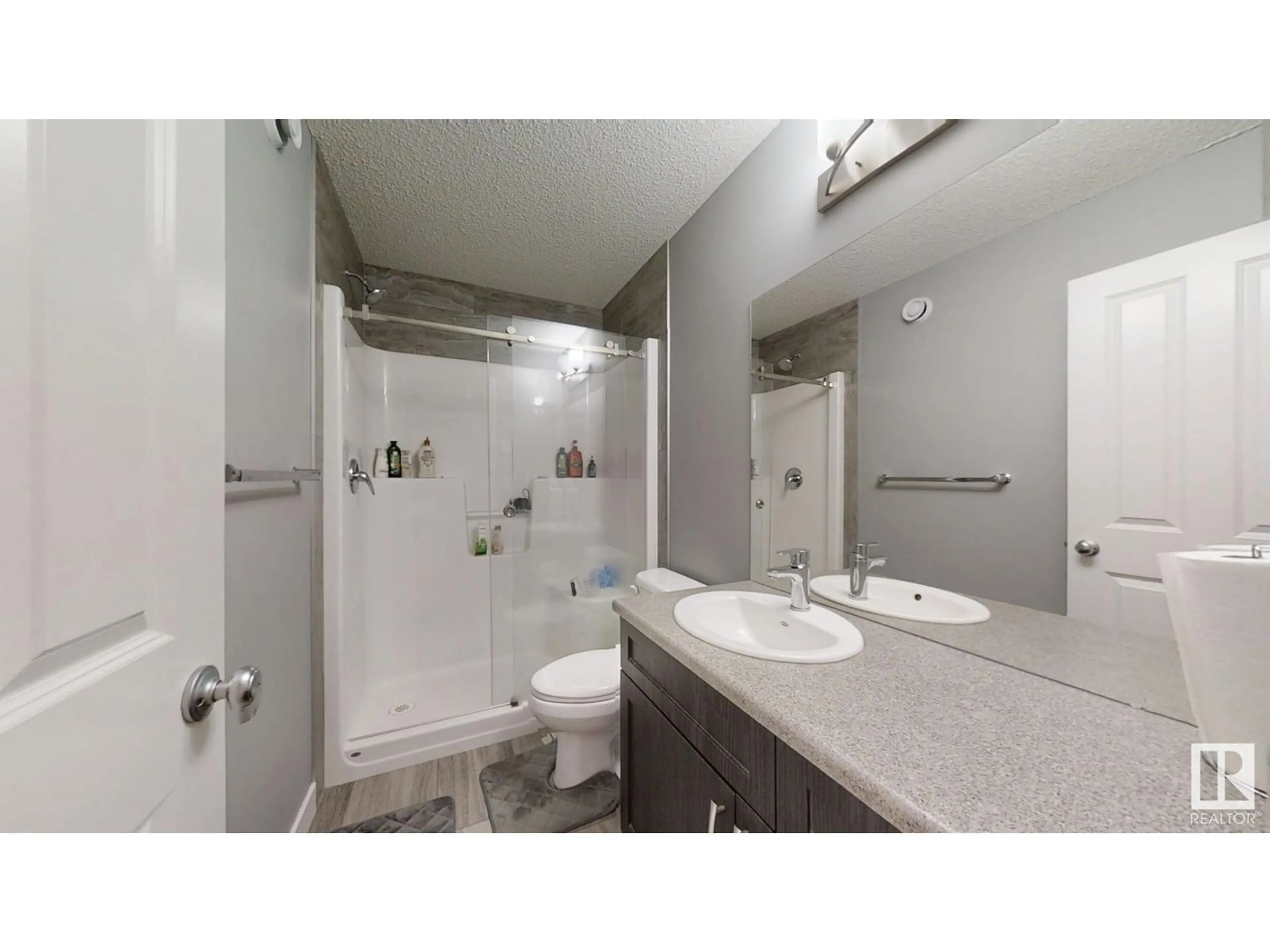 Standard bathroom, unknown for 252 41 AV, Edmonton Alberta T6T2E7