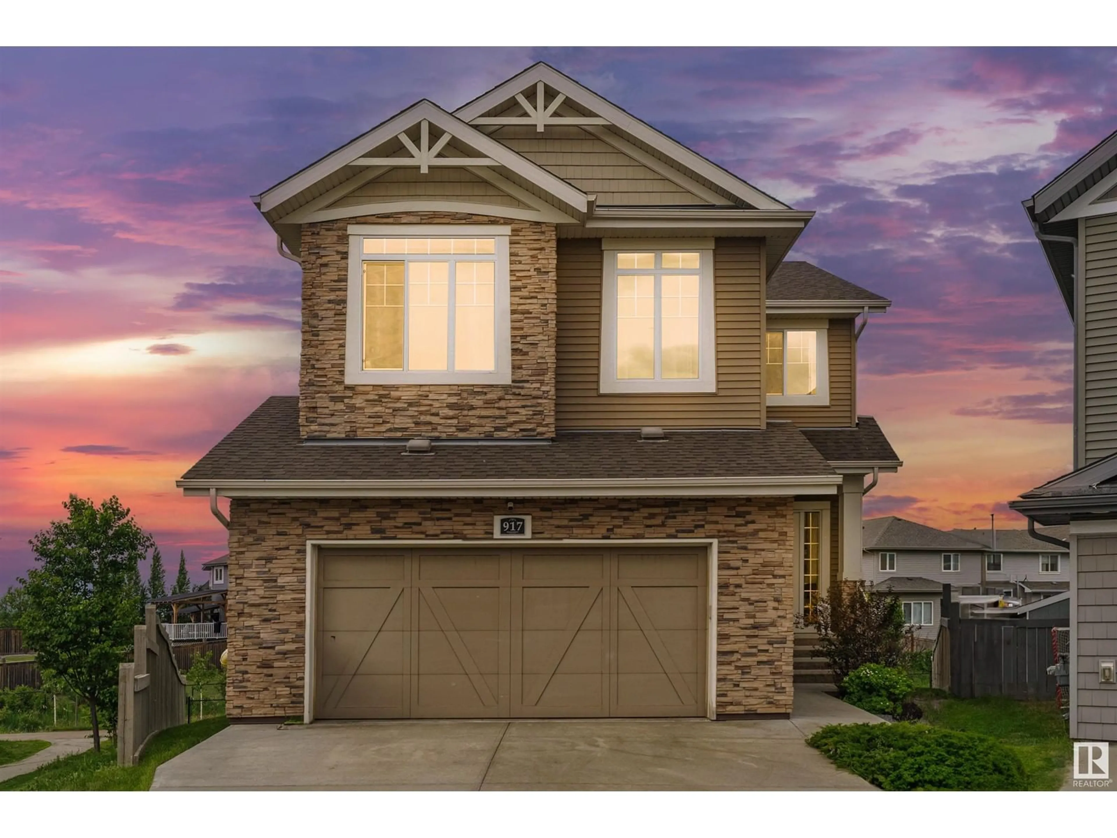 Home with vinyl exterior material, street for N NW - 917 GOSHAWK POINT, Edmonton Alberta T5S0H6