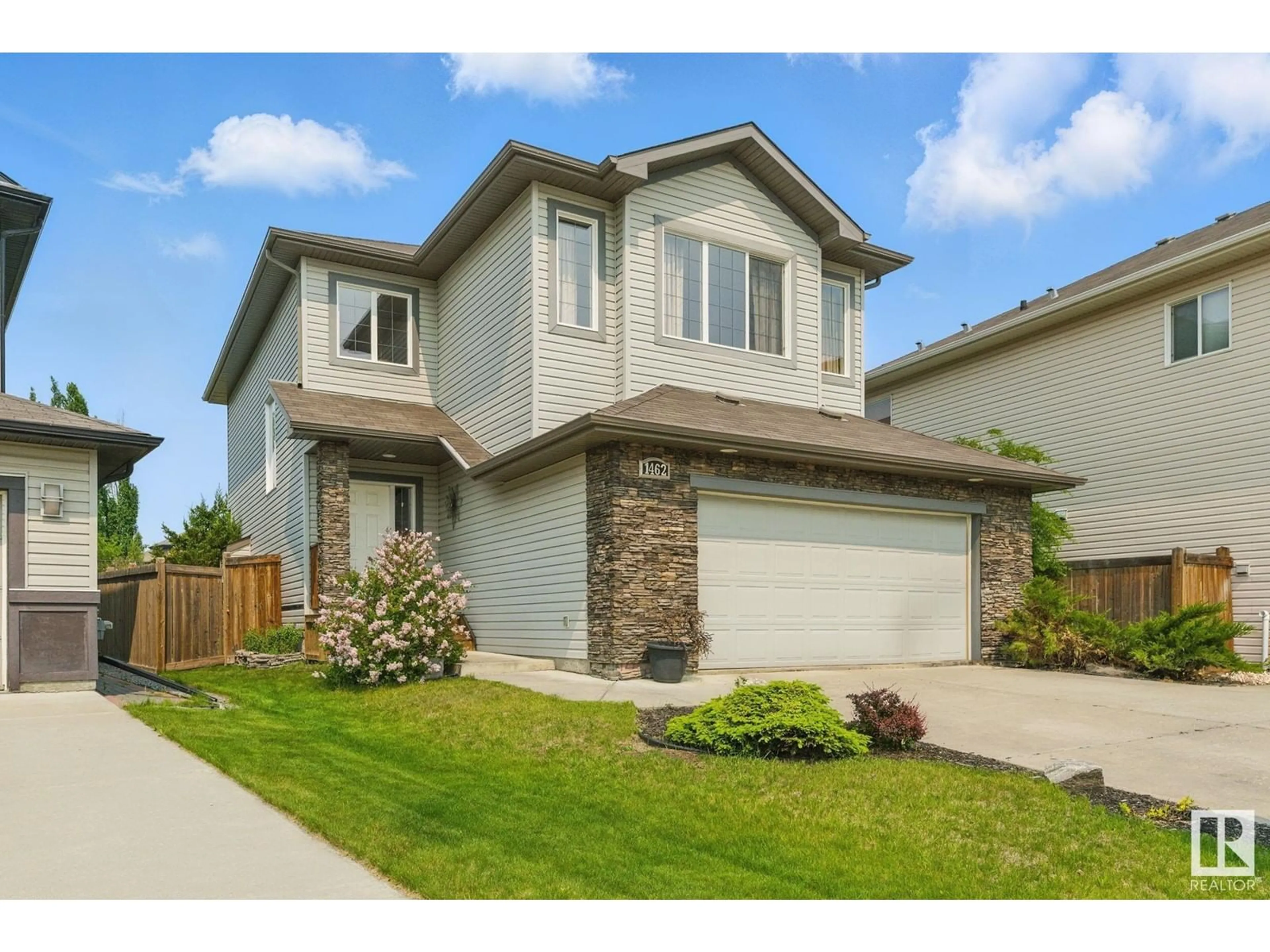 Home with vinyl exterior material, street for SW - 1462 114B ST, Edmonton Alberta T6W0N3