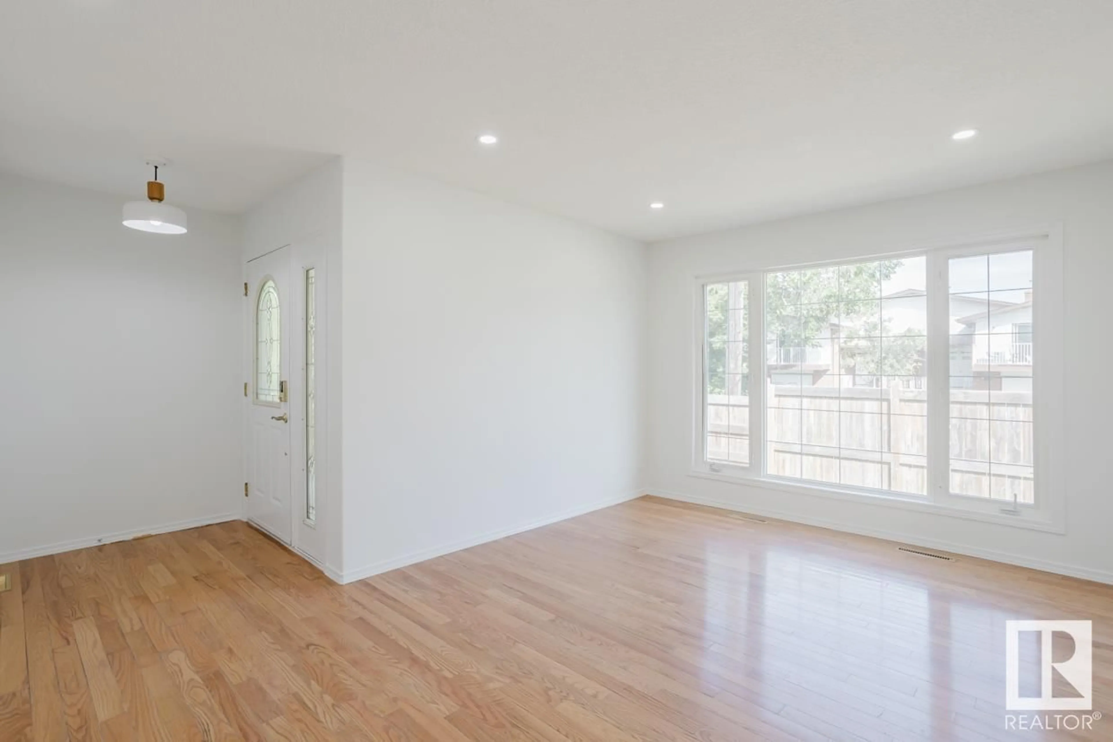 A pic of a room for 9307 128 AV, Edmonton Alberta T5E0H3