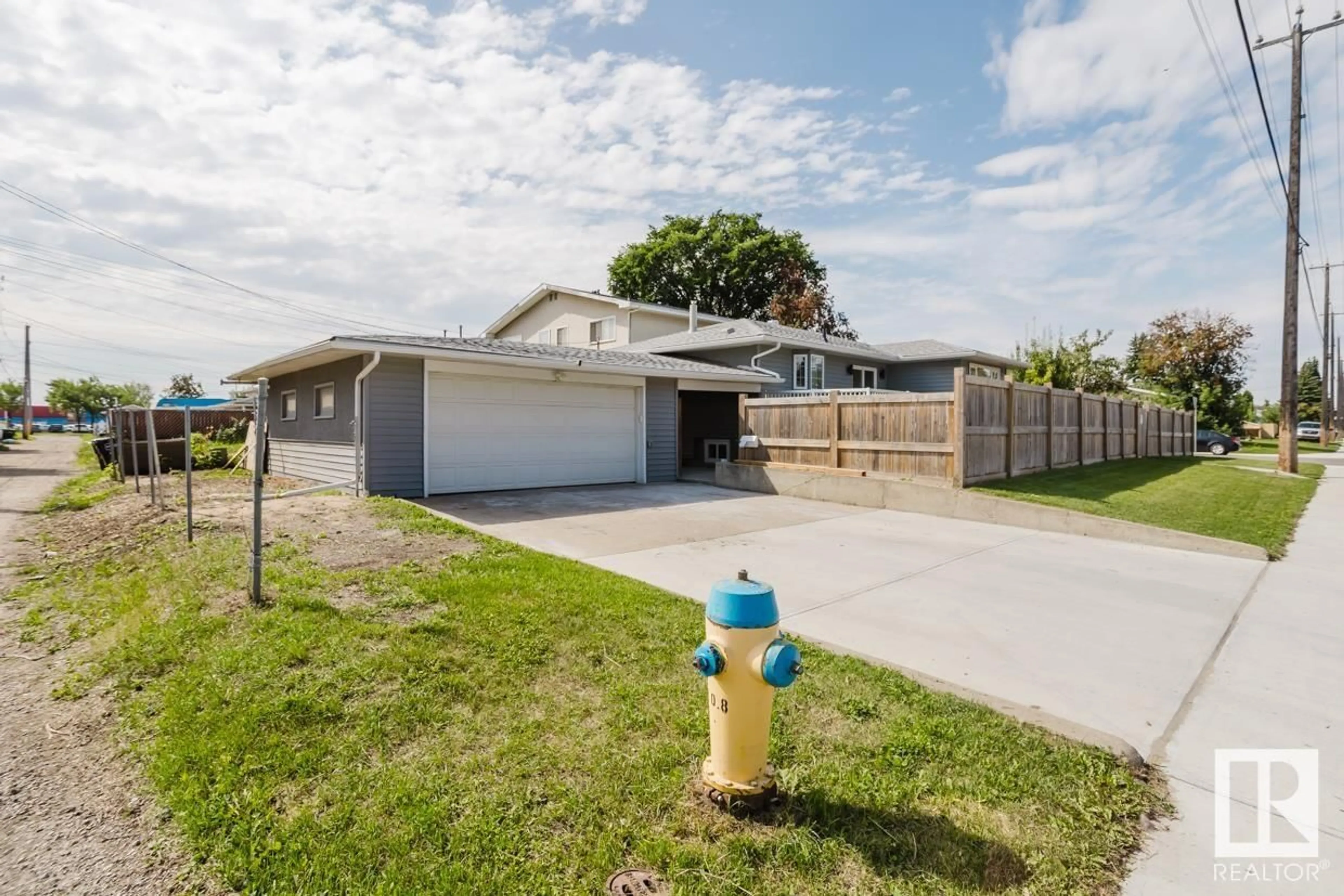 A pic from outside/outdoor area/front of a property/back of a property/a pic from drone, unknown for 9307 128 AV, Edmonton Alberta T5E0H3