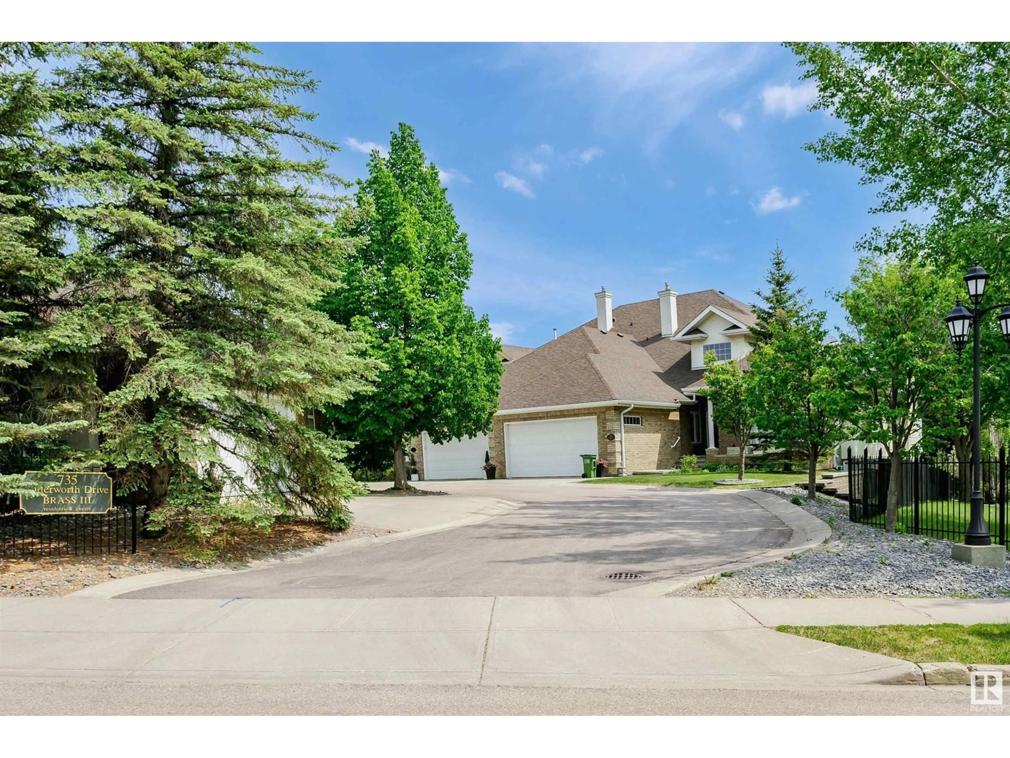 A pic from outside/outdoor area/front of a property/back of a property/a pic from drone, street for #2 - 735 BUTTERWORTH DR, Edmonton Alberta T6R2M7