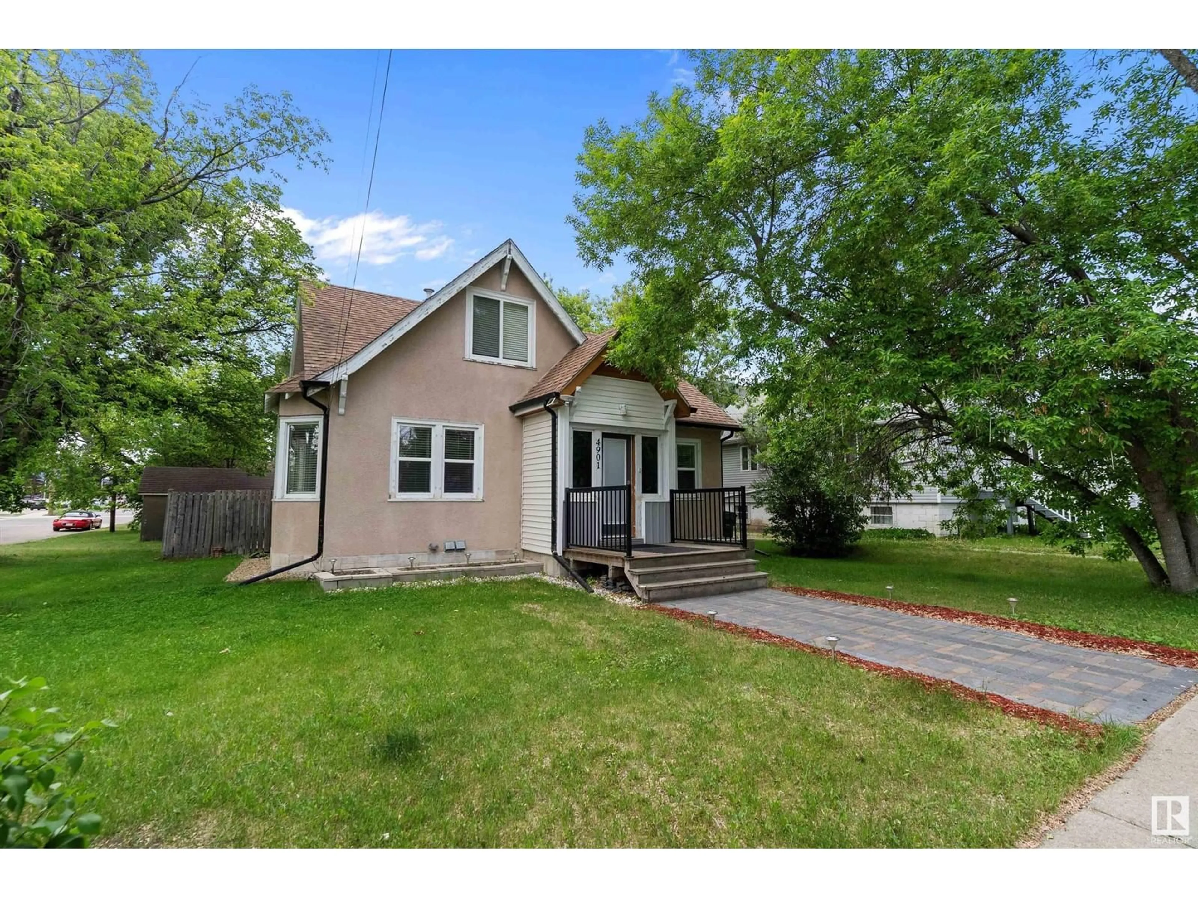 Home with vinyl exterior material, street for 4901 48 AV, Leduc Alberta T9E7H9