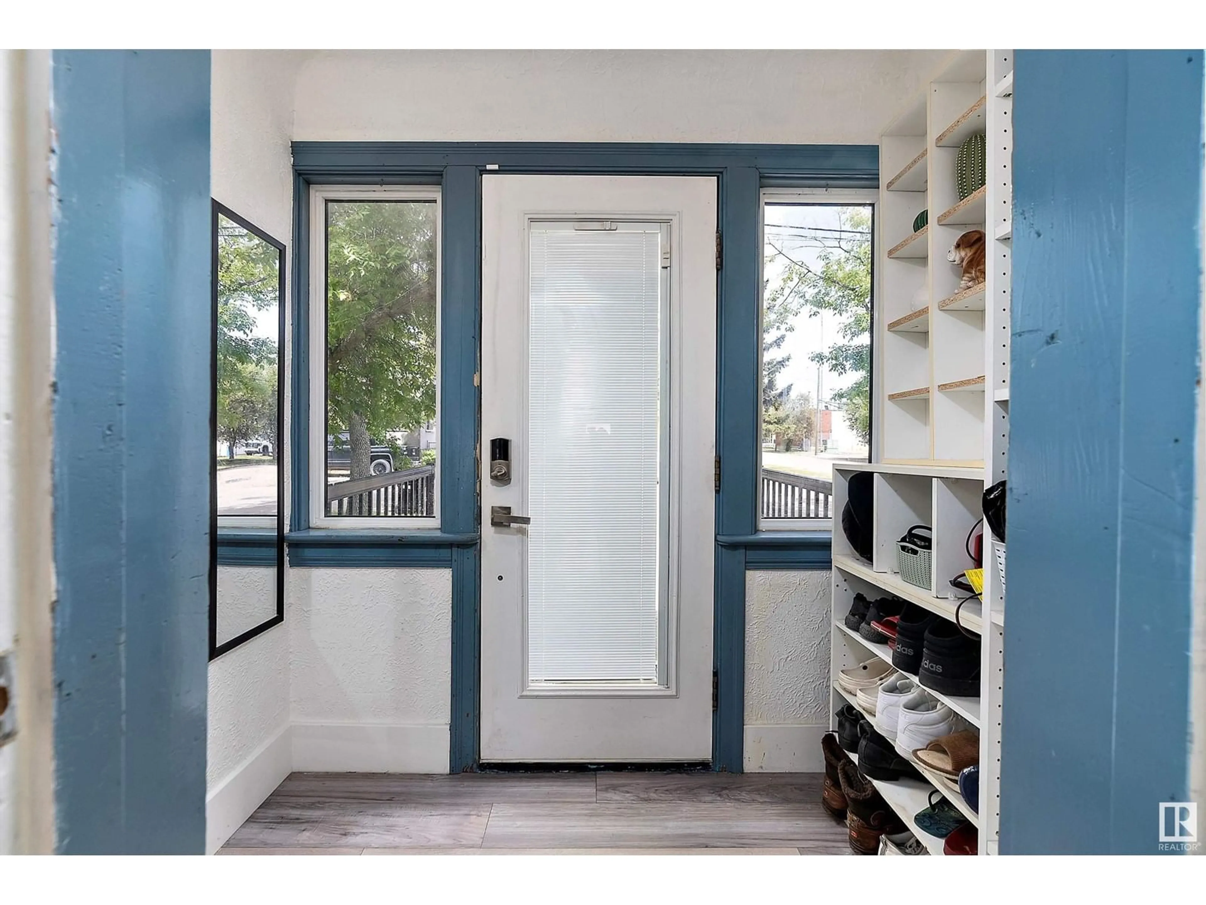Indoor entryway for 4901 48 AV, Leduc Alberta T9E7H9