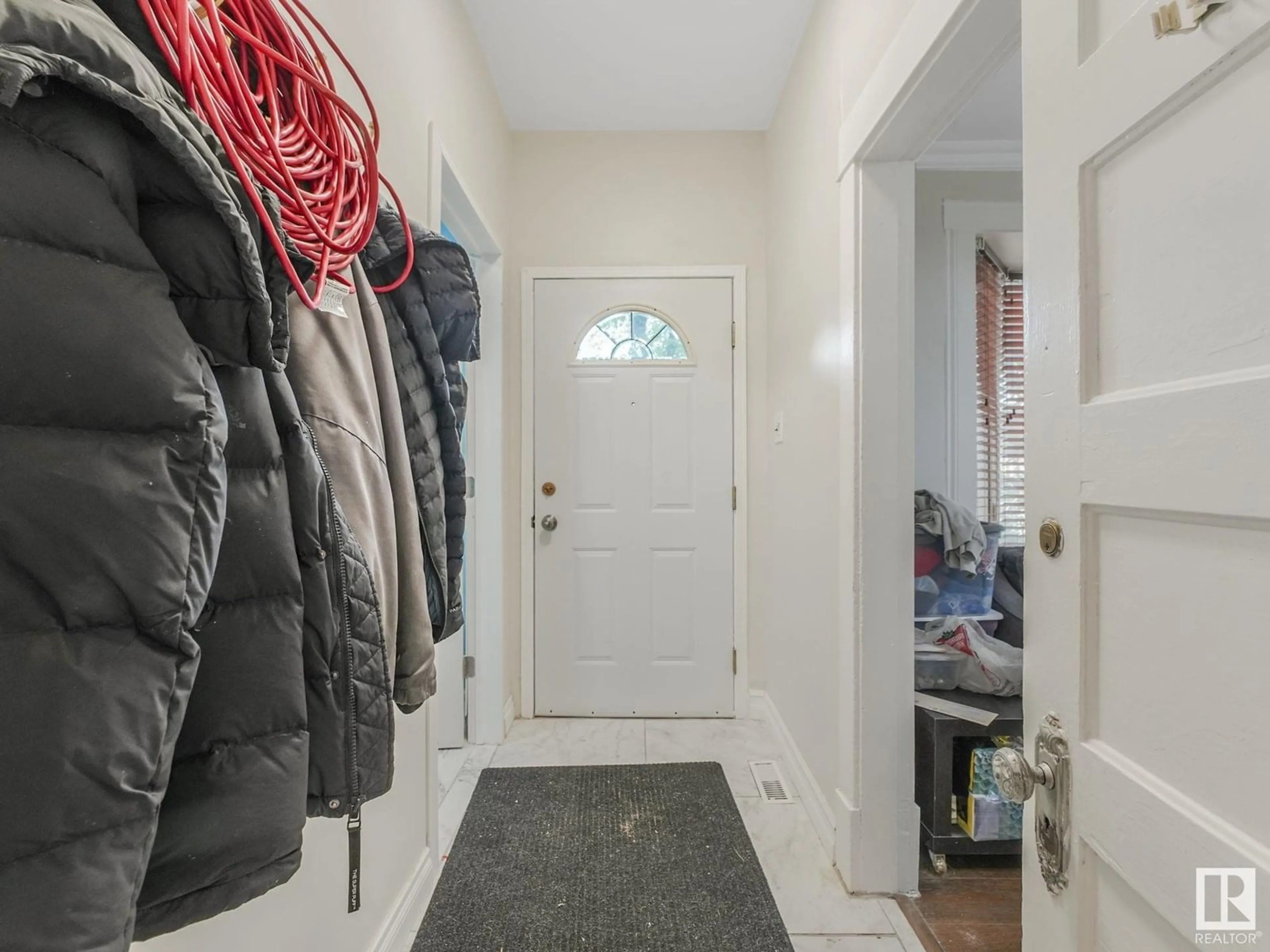 Indoor entryway for NW - 10713 93 ST, Edmonton Alberta T5H1Y2