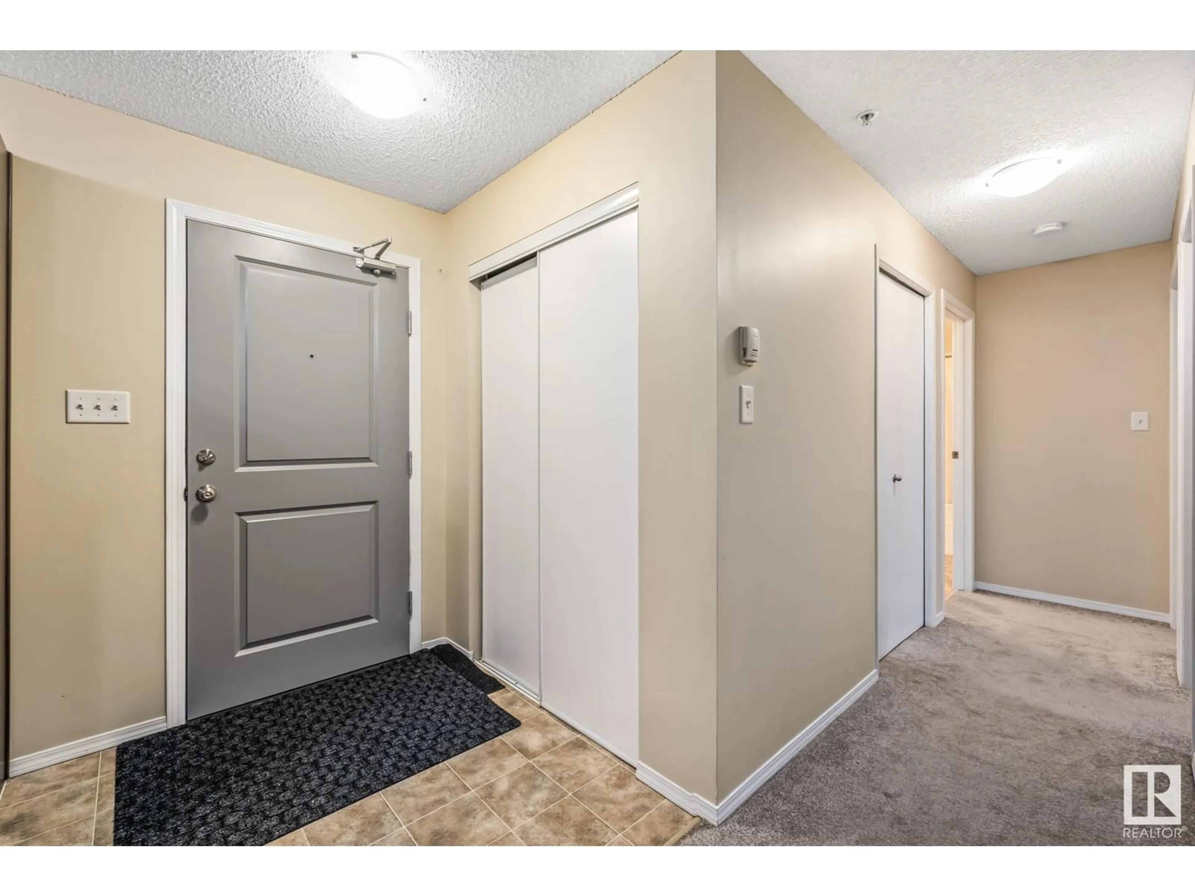 Indoor entryway for 204 - 1188 HYNDMAN RD, Edmonton Alberta T5A0E9