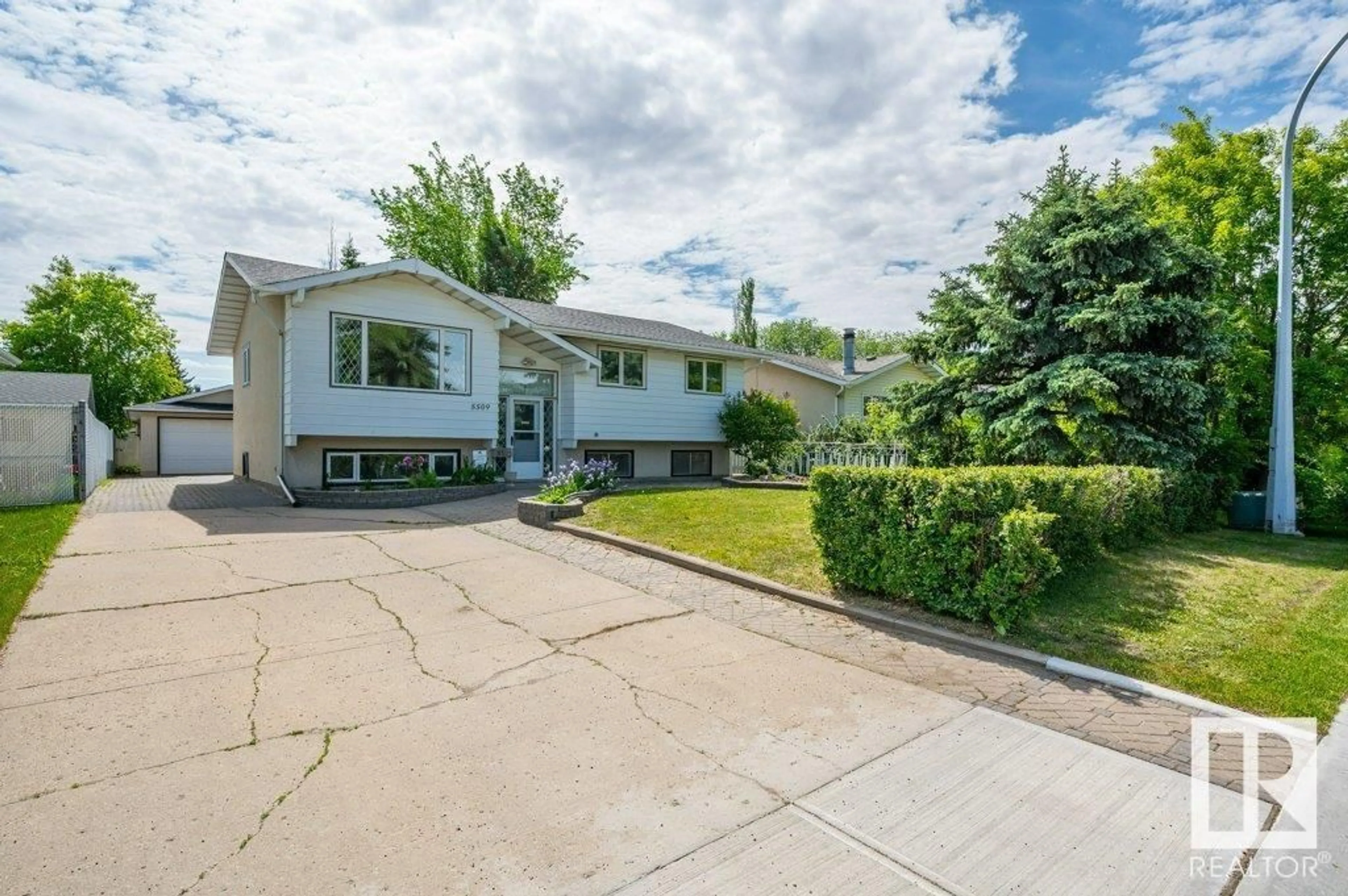 A pic from outside/outdoor area/front of a property/back of a property/a pic from drone, street for 5509 53 ST, Leduc Alberta T9E5N9