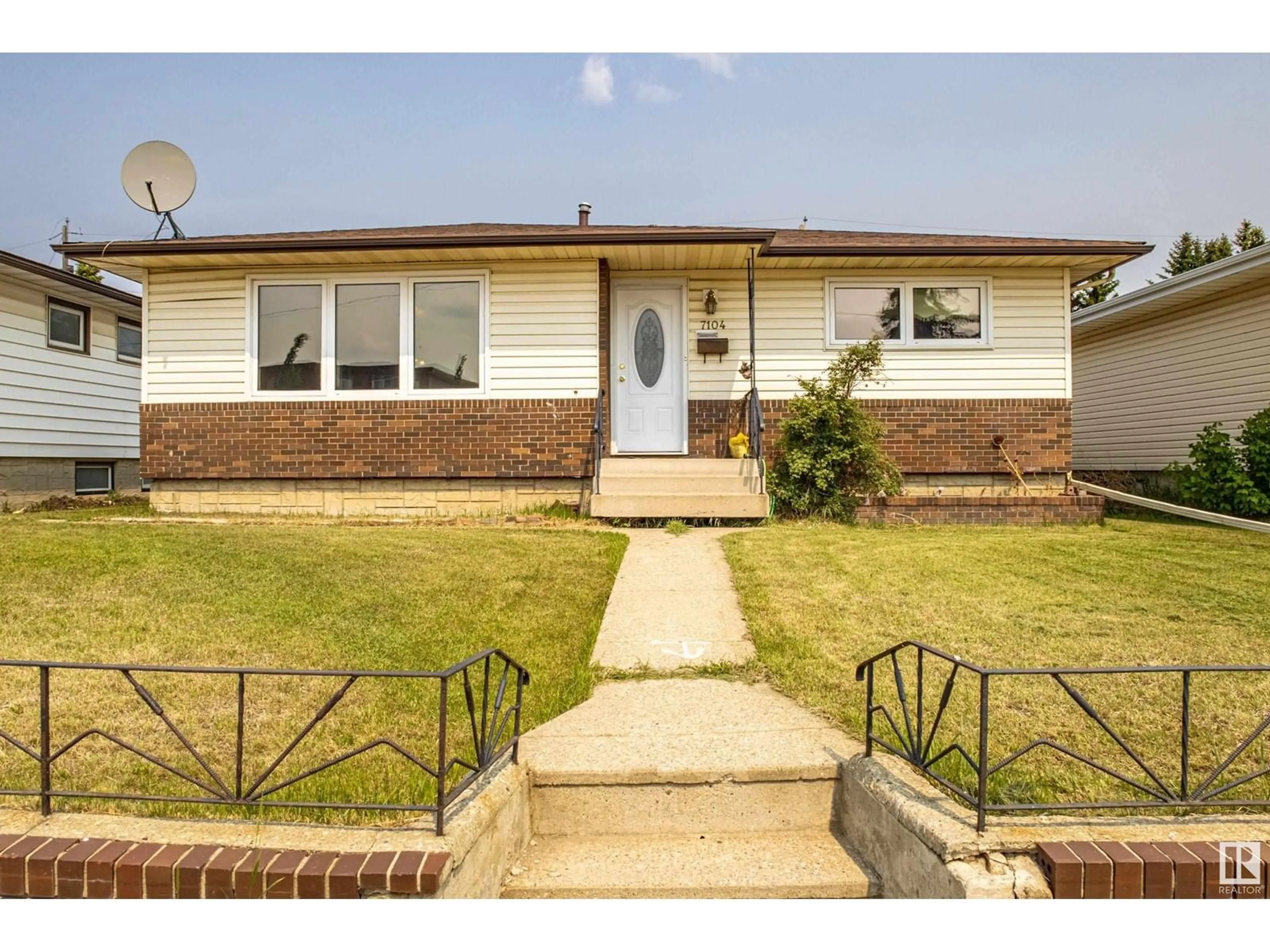 Unknown for 7104 132 AV NW, Edmonton Alberta T5C2A6
