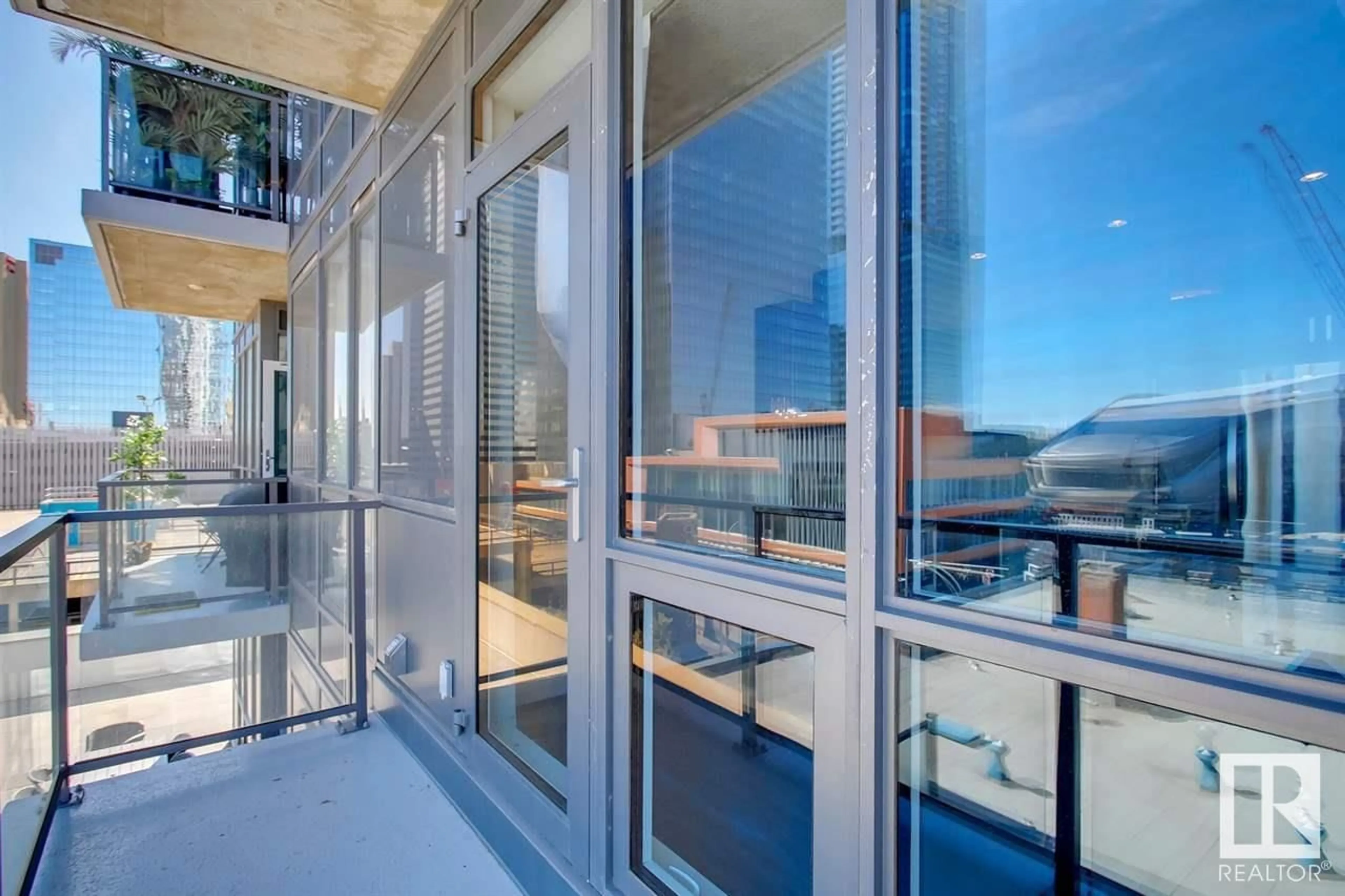 Indoor foyer for 604 - 10238 103 ST, Edmonton Alberta T5J0G6