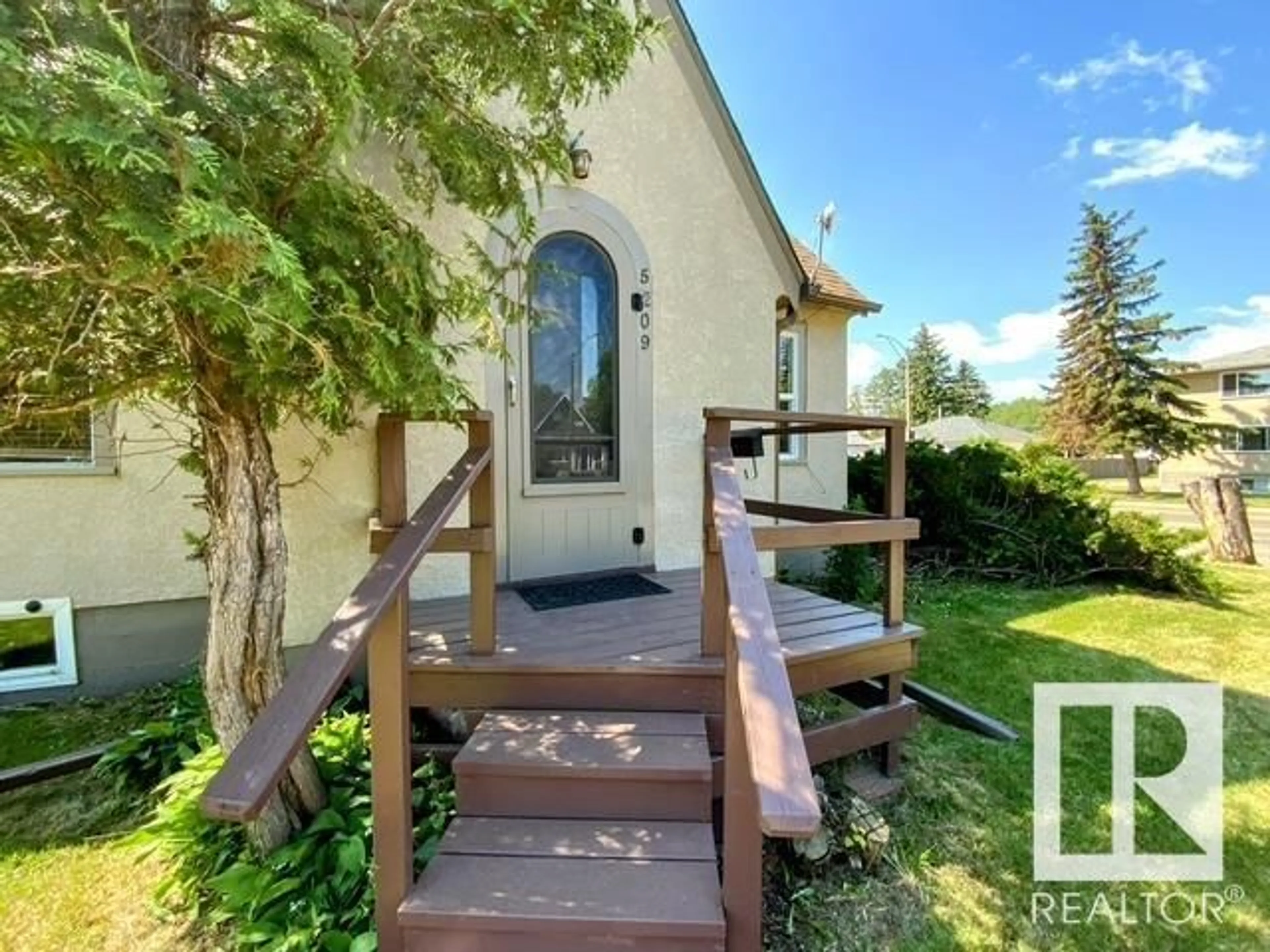 Unknown for 5209 47 AV, Wetaskiwin Alberta T9A0K5